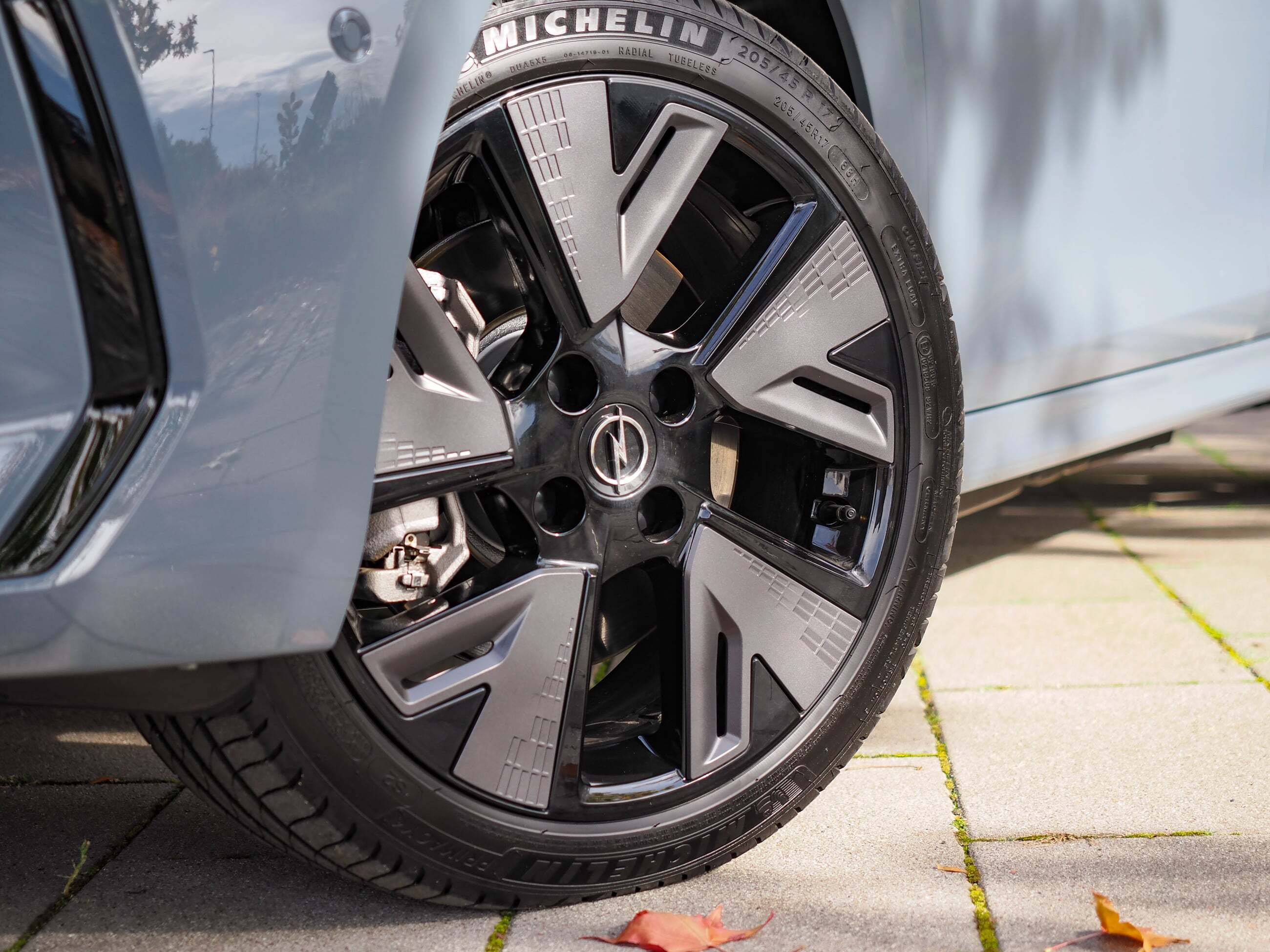 Opel Corsa electric 2023 felga opór powietrza