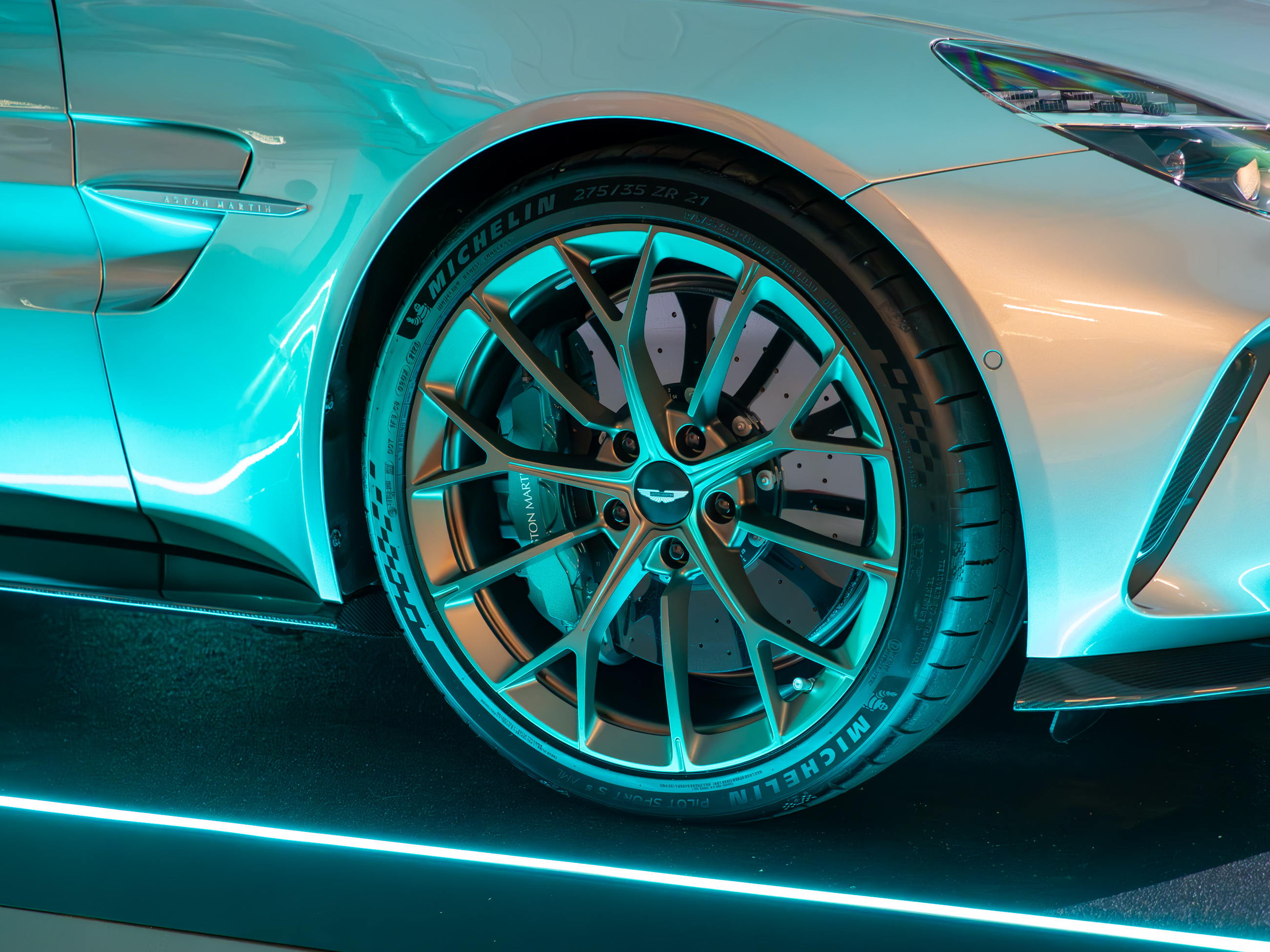 Felgi 21 Aston Martin vantage lifting 2024