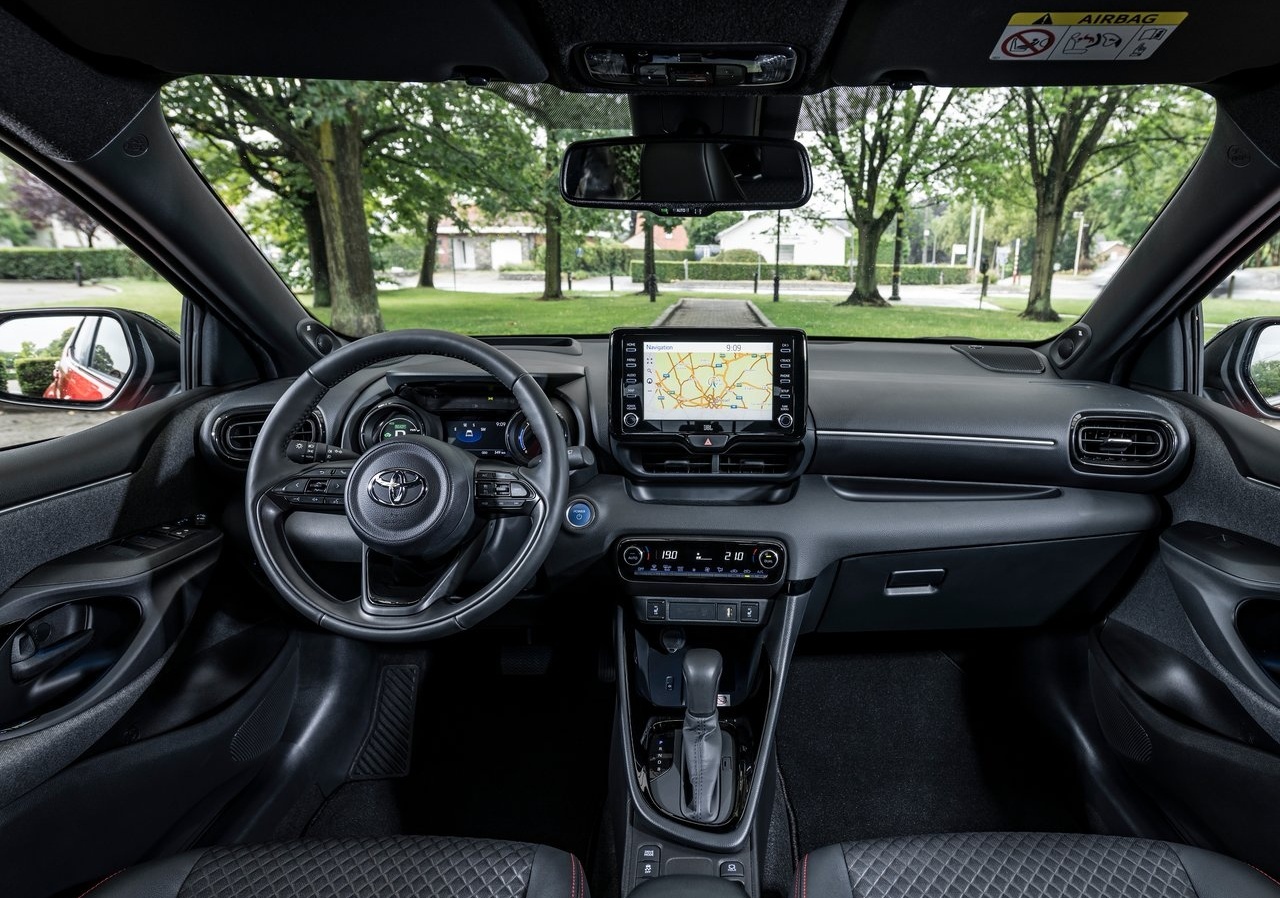 Toyota Yaris wnętrze