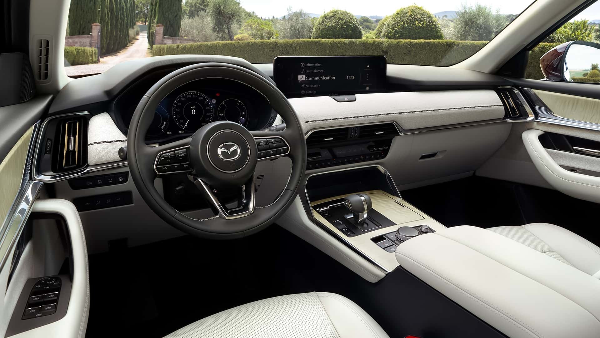 Mazda CX-80 wnętrze