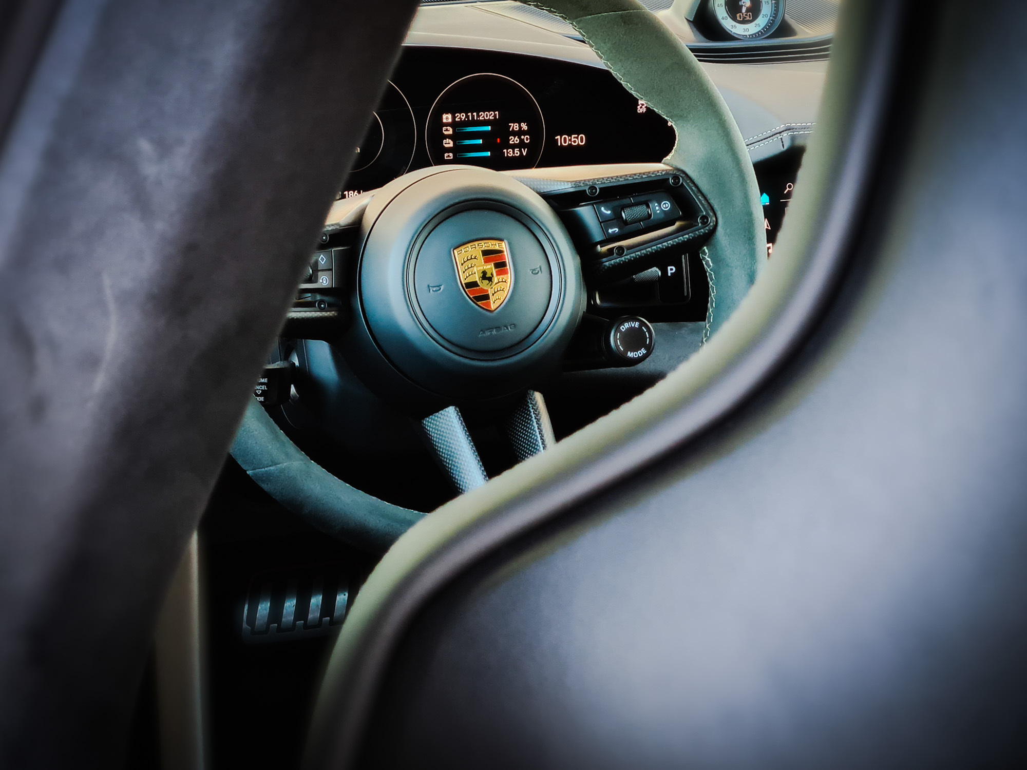 Porsche Taycan GTS wnętrze