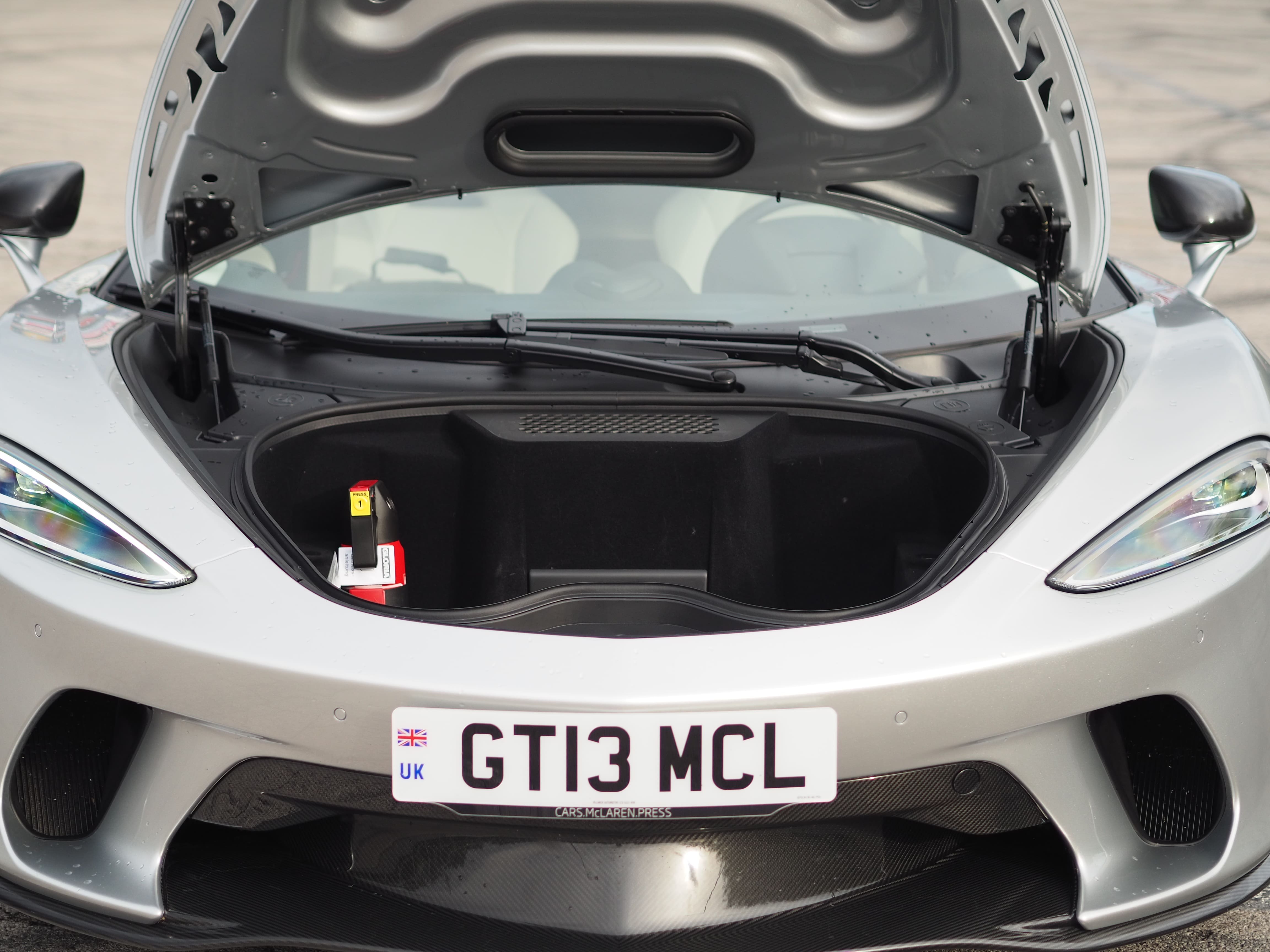 McLaren GT