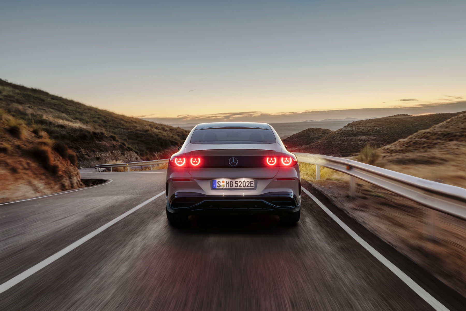 Mercedes Klasa C EQ tył