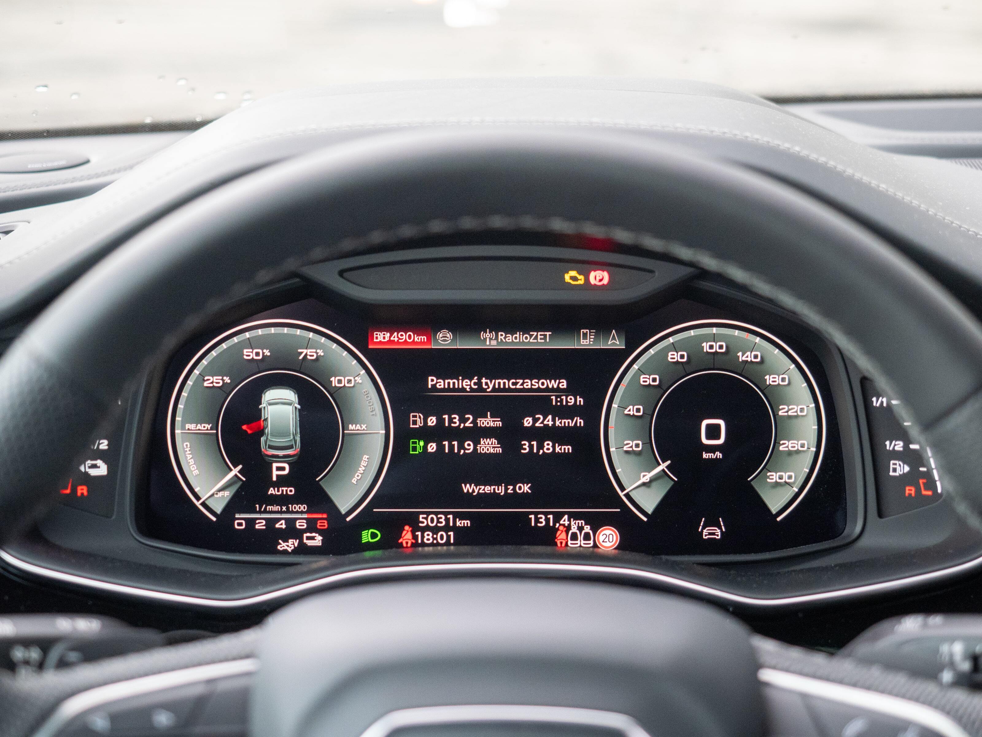 Audi Q8 wnętrze