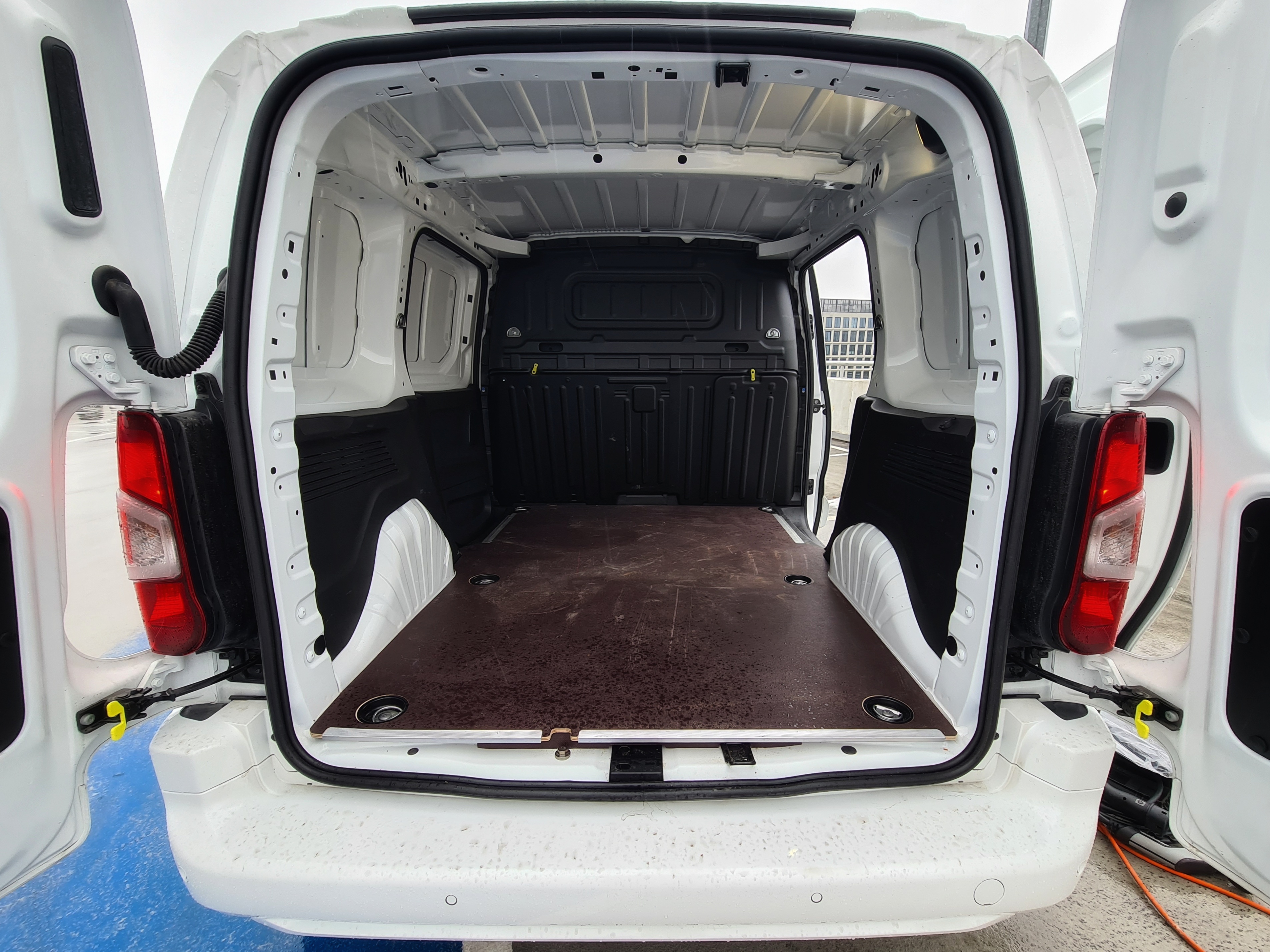 Peugeot e-partner paka