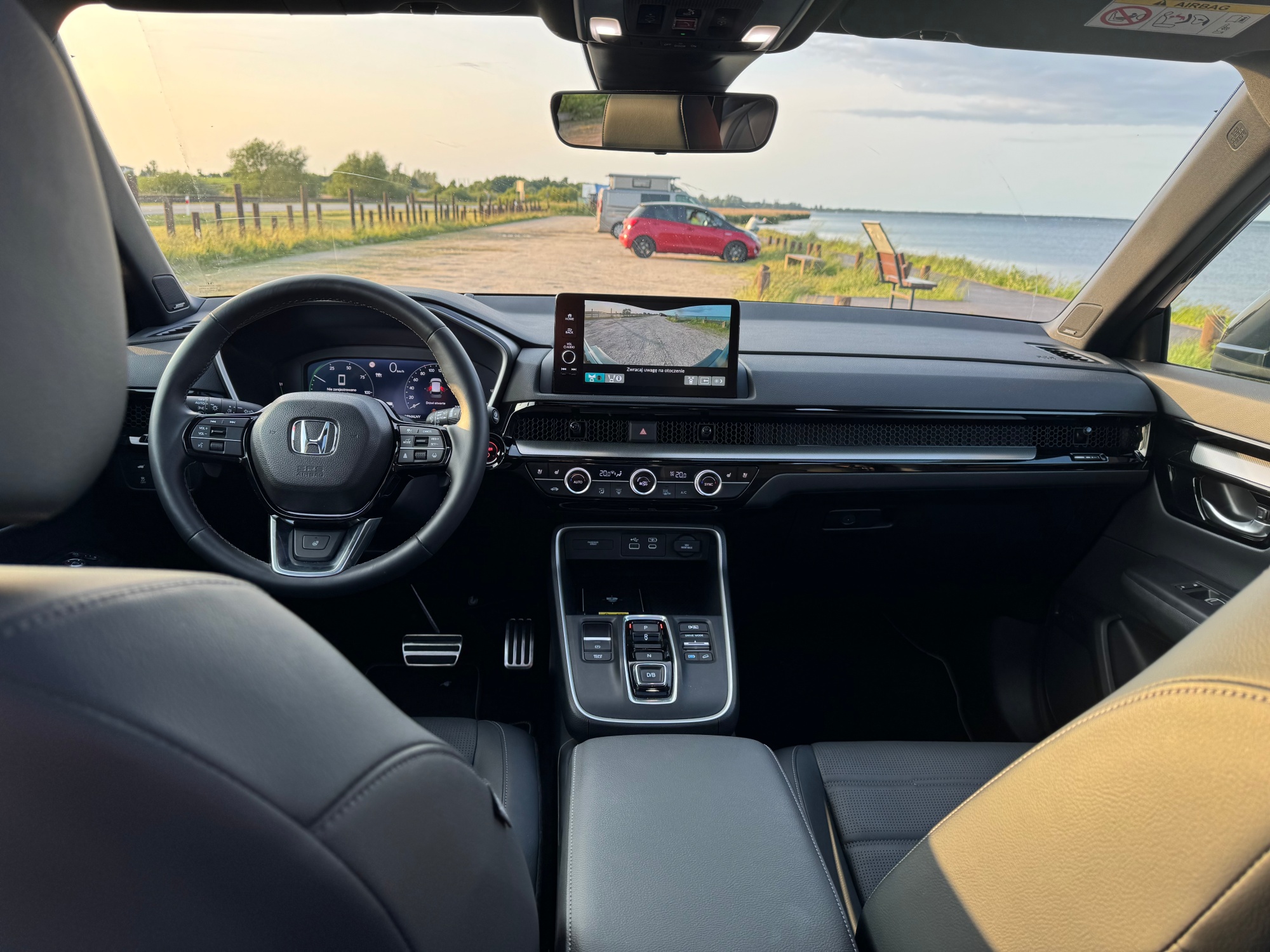 Honda CR-V e:PHEV wnętrze