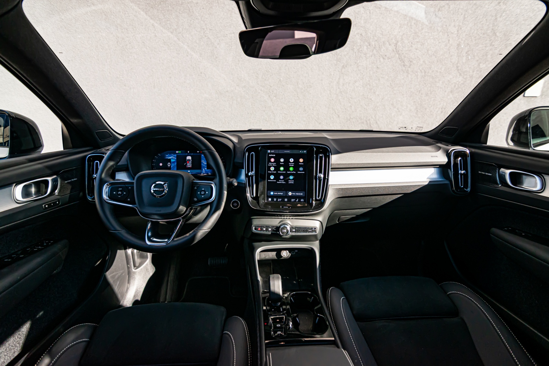 Volvo XC40 wnętrze
