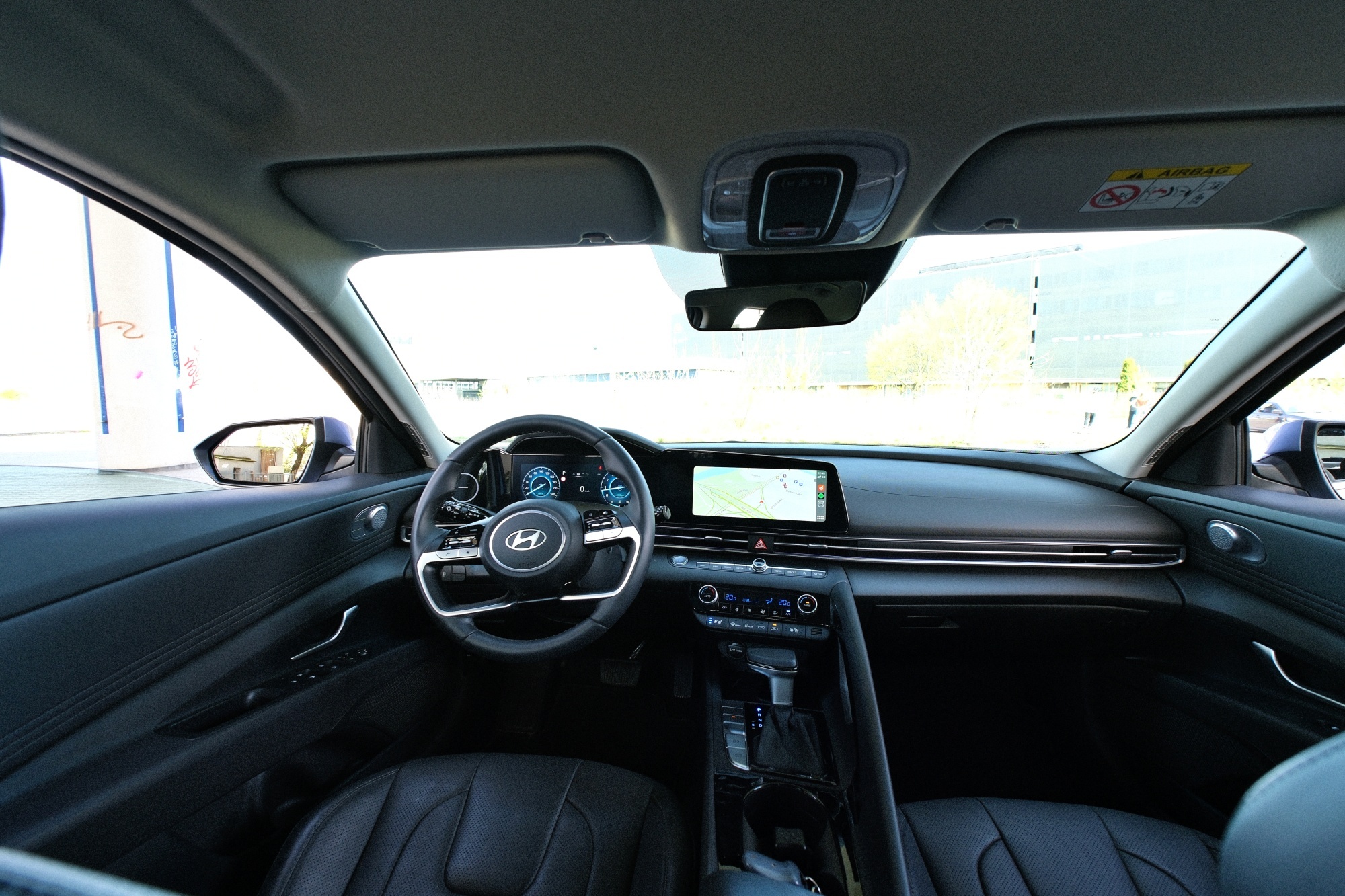 Hyundai Elantra Executive wnętrze