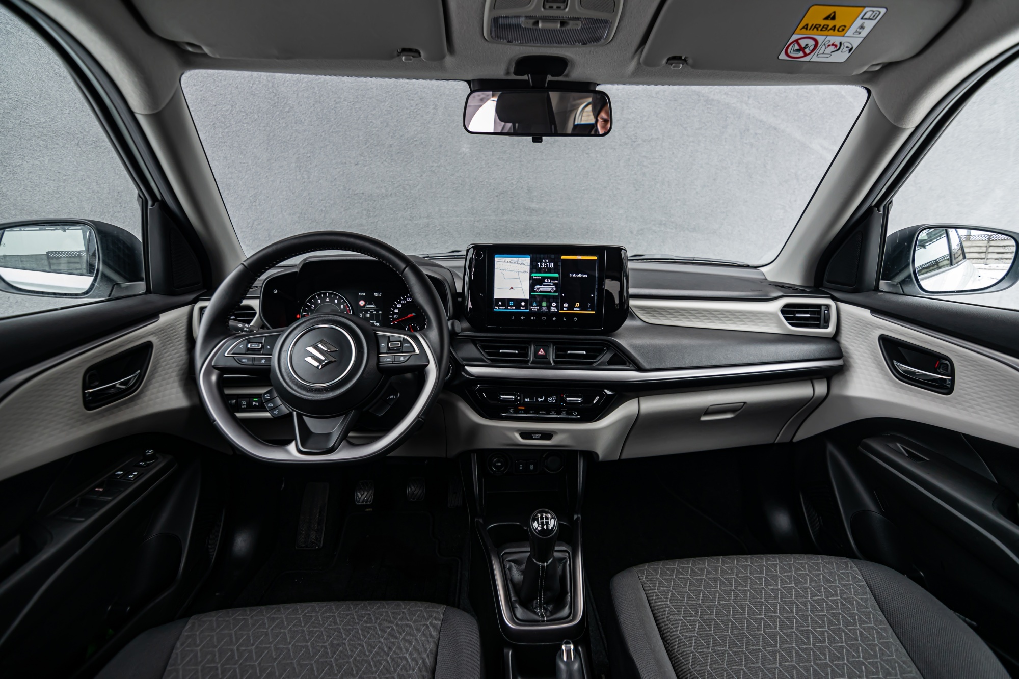 Suzuki Swift wnętrze