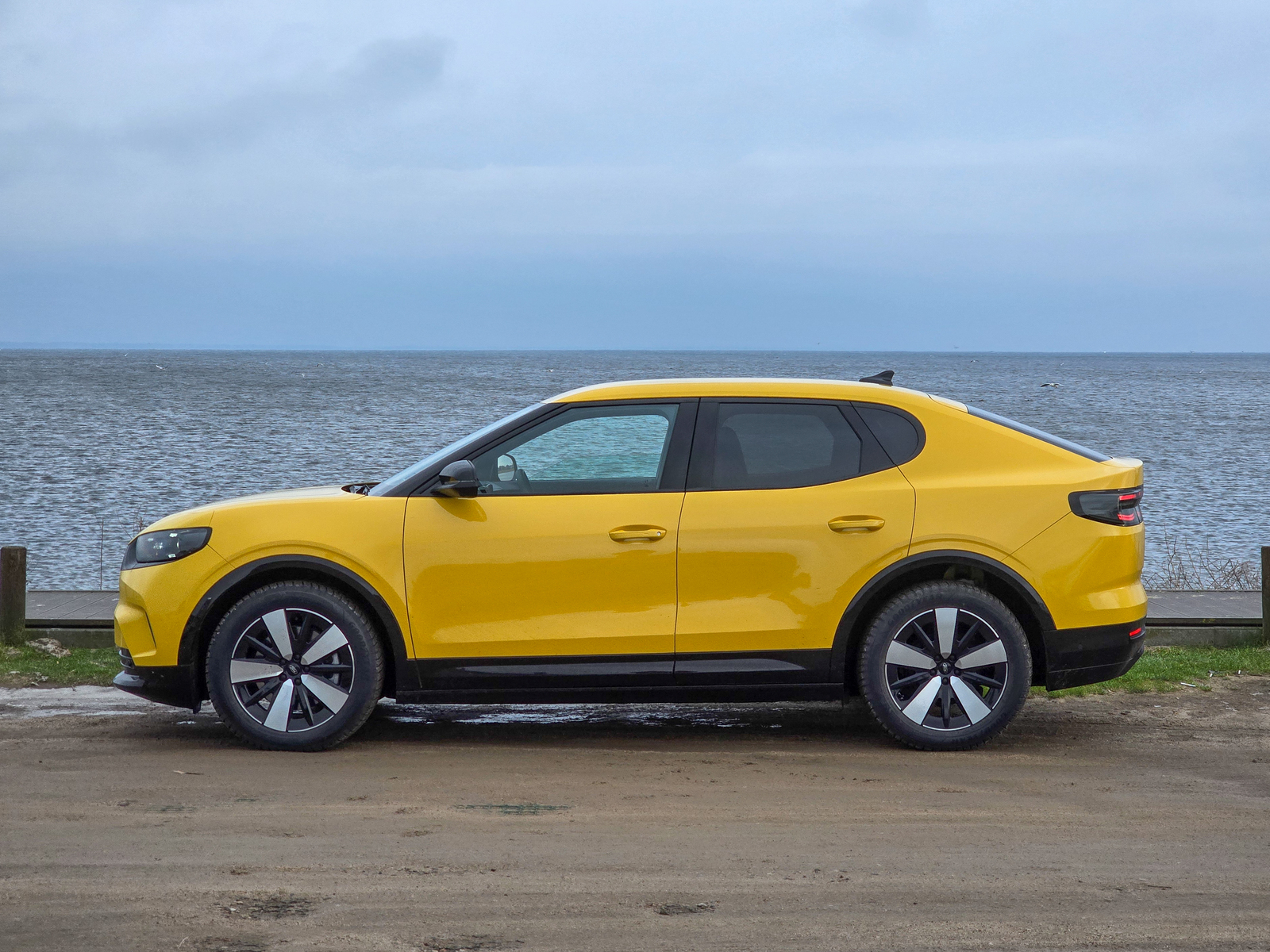 Nowy Ford capri - elektryczny SUV 2025