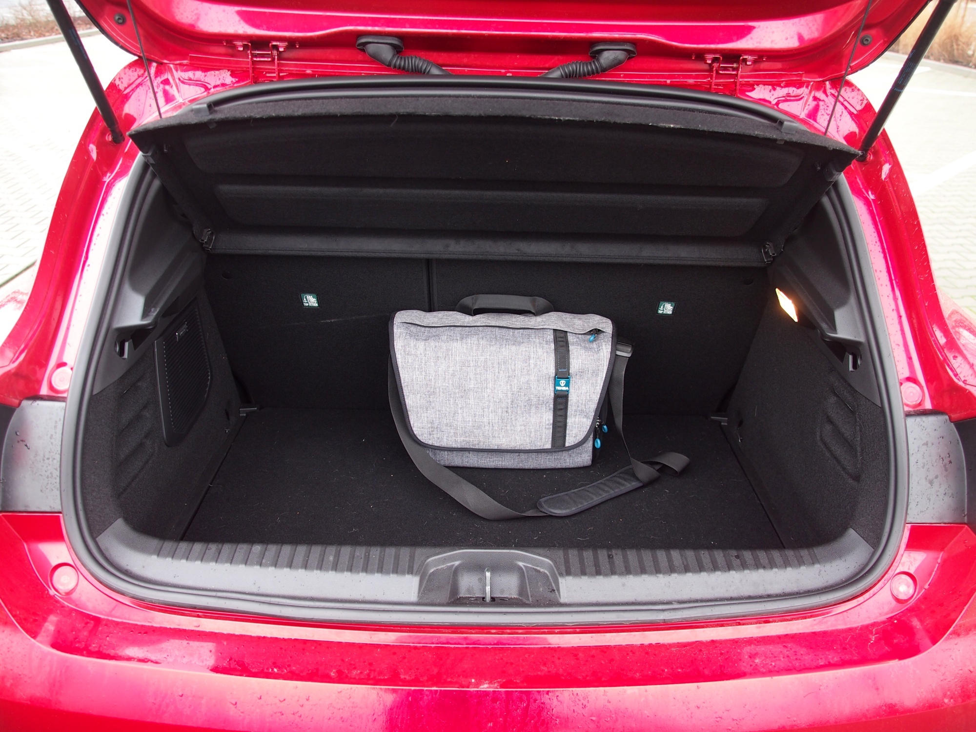 MItsubishi Colt bagażnik