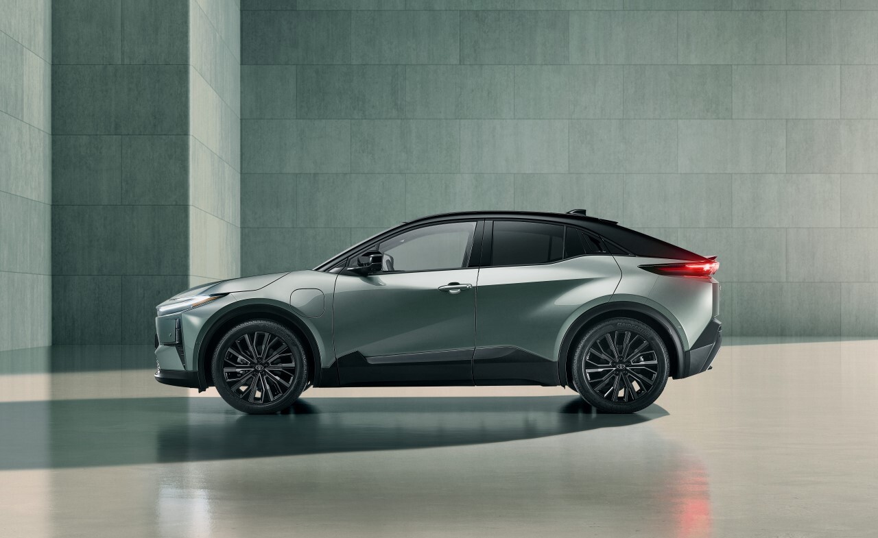 Toyota C-HR+ sylwetka