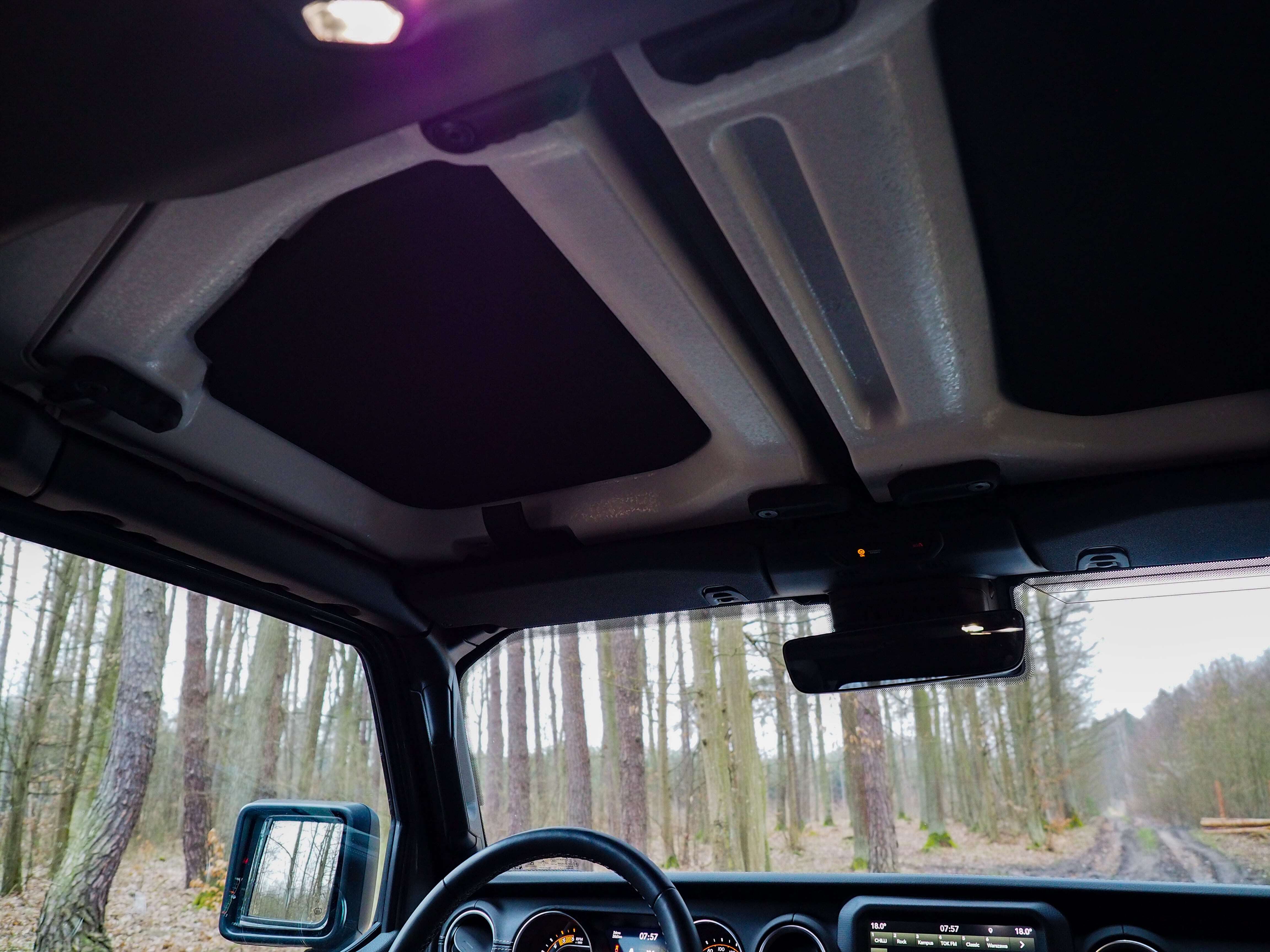 Jeep Gladiator wnętrze