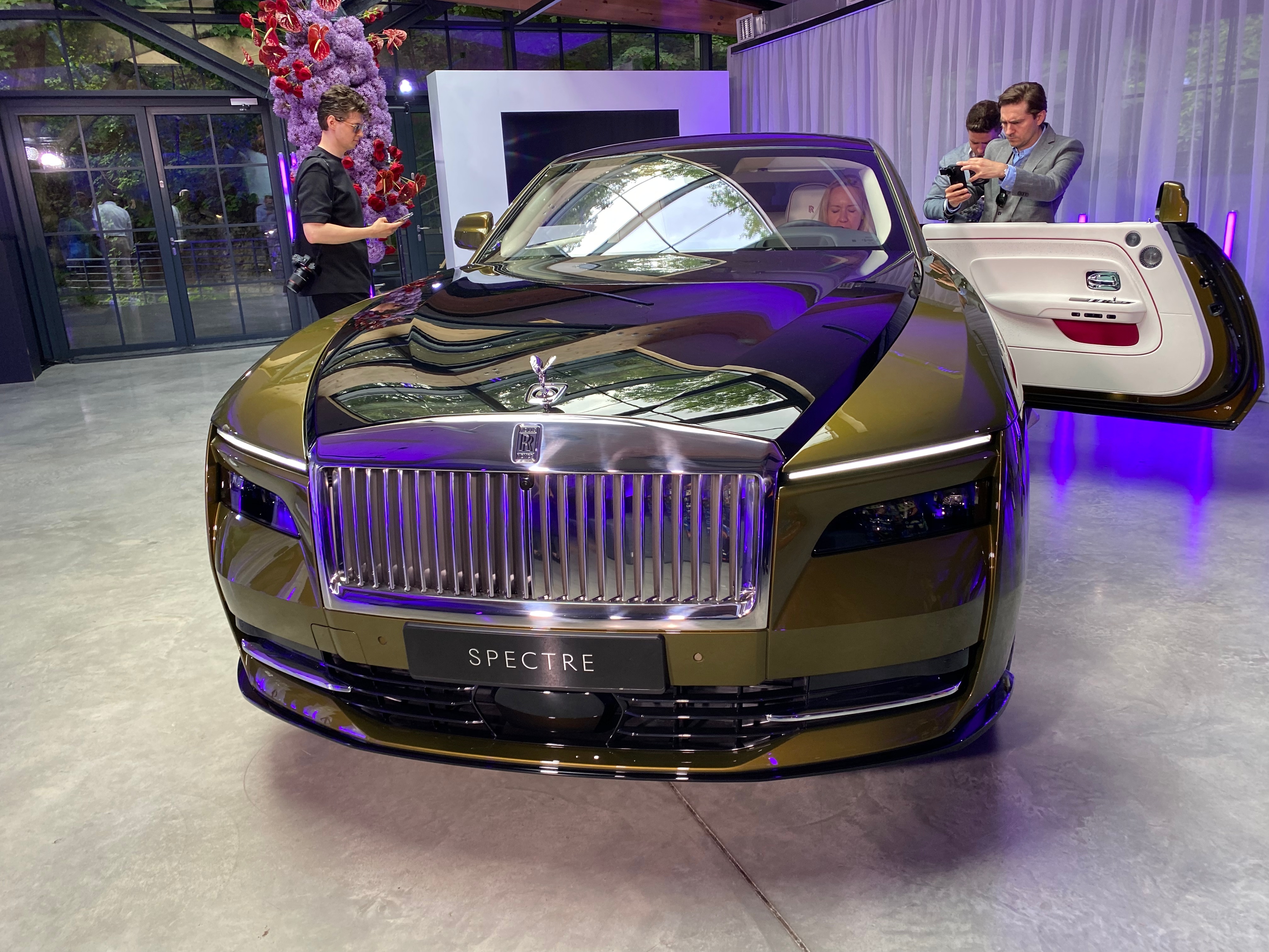 przód Rolls-Royce'a Spectre