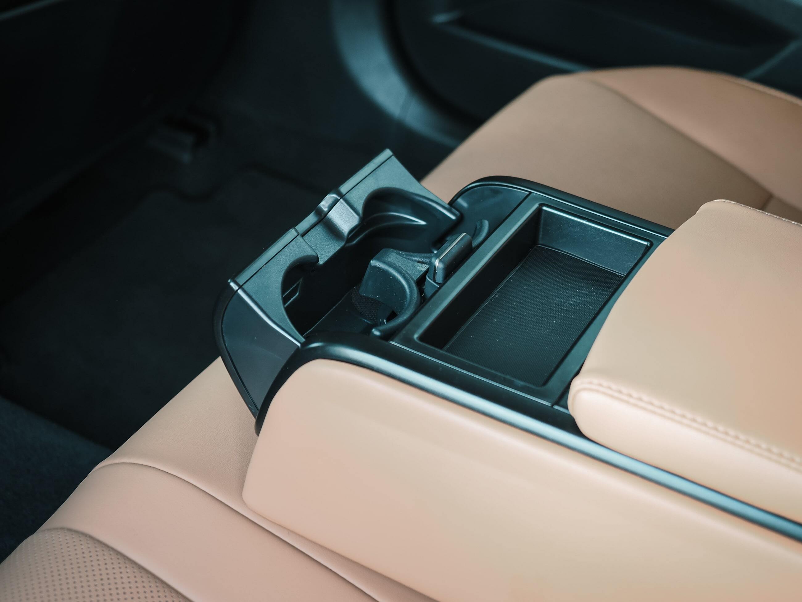 lexus 300h wnętrze ES