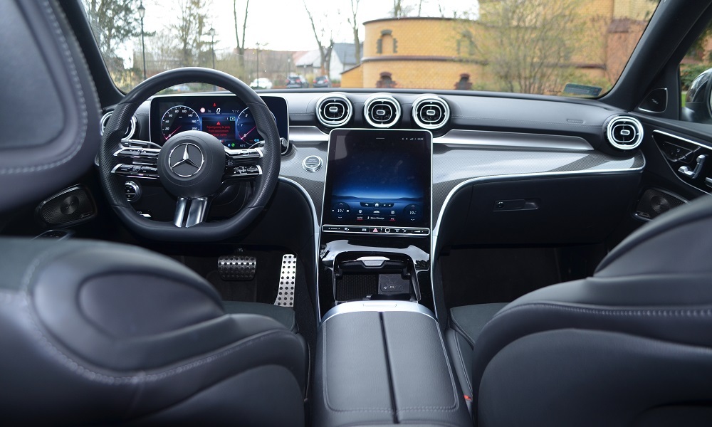 Mercedes Klasa C W206 wnętrze