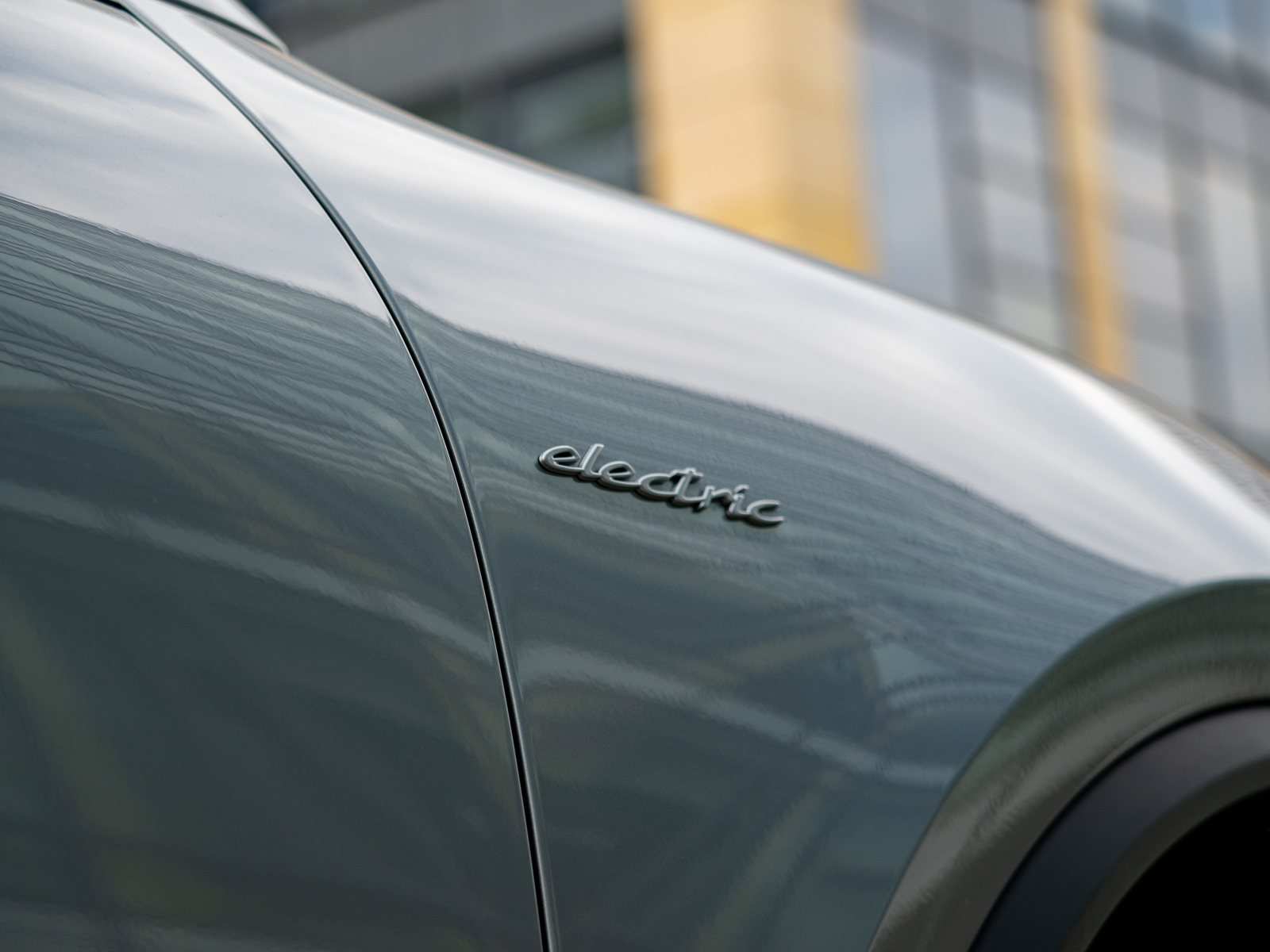 Porsche Macan 4 brand