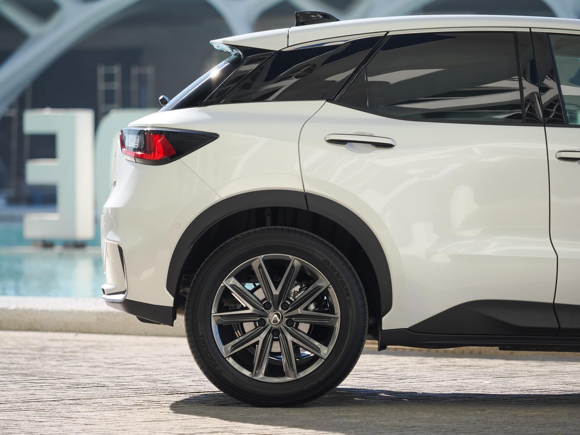 Felgi Lexus LBX