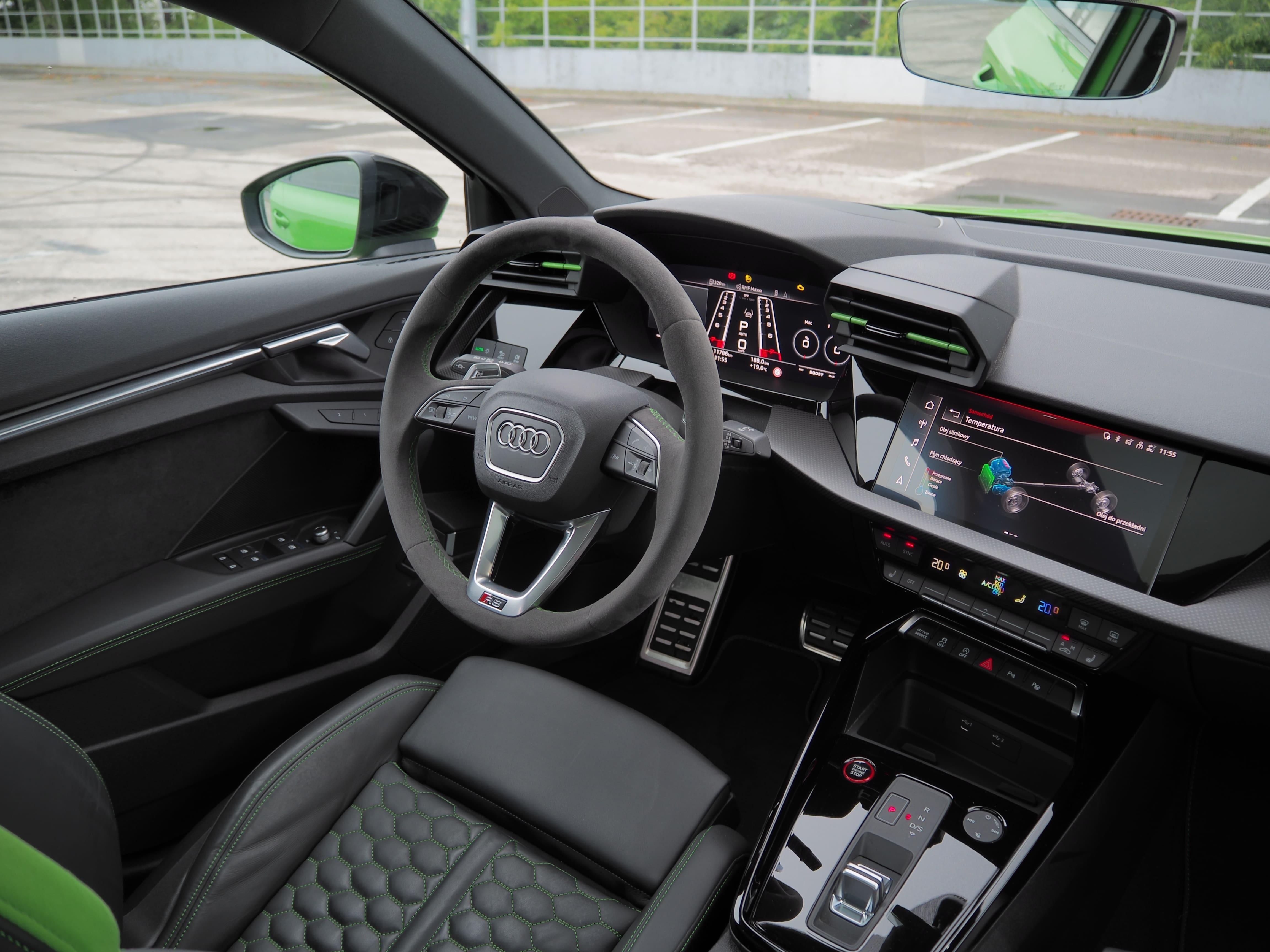 Audi RS3 wnętrze