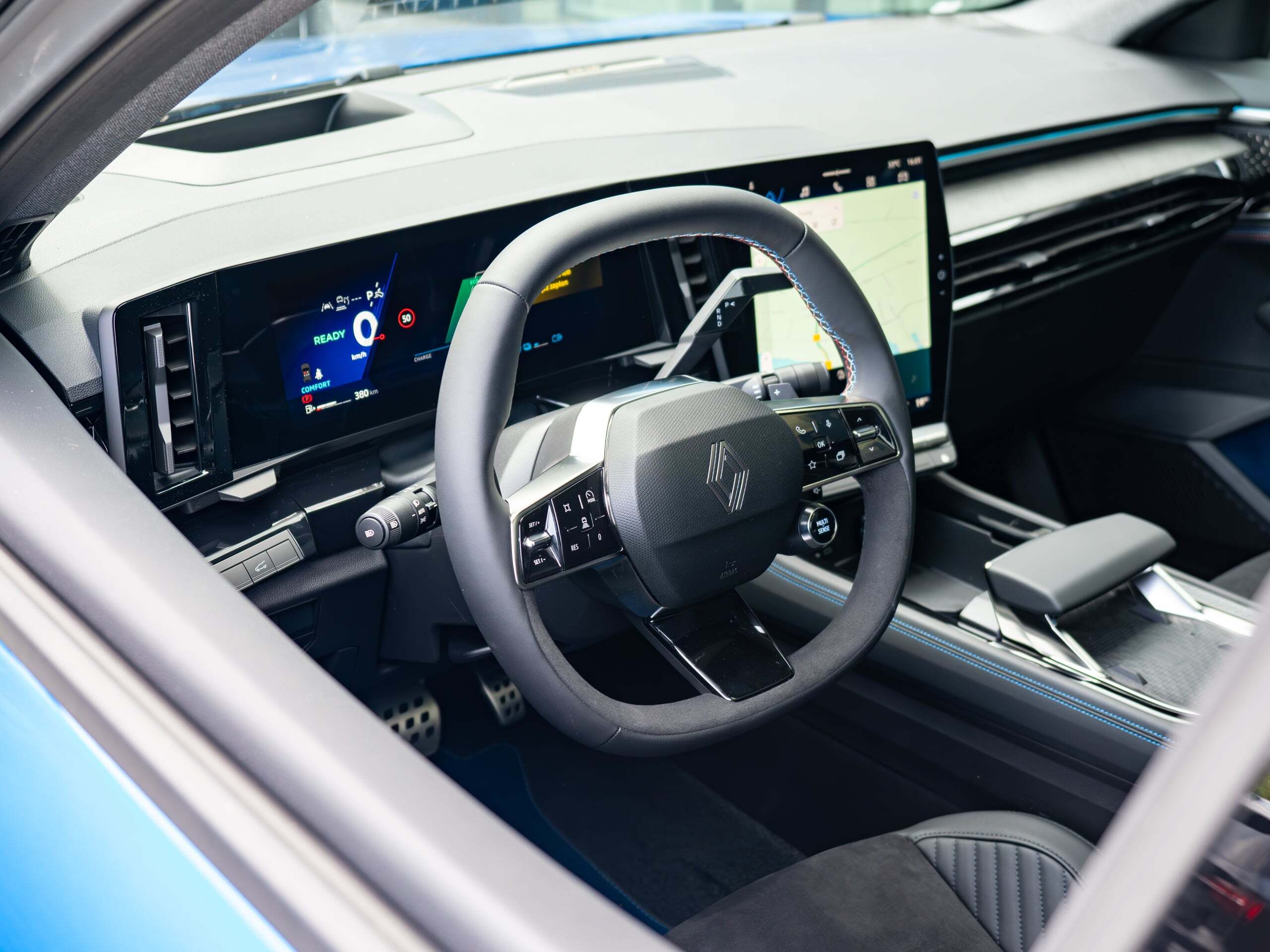 Renault Rafale 2024 wnętrze