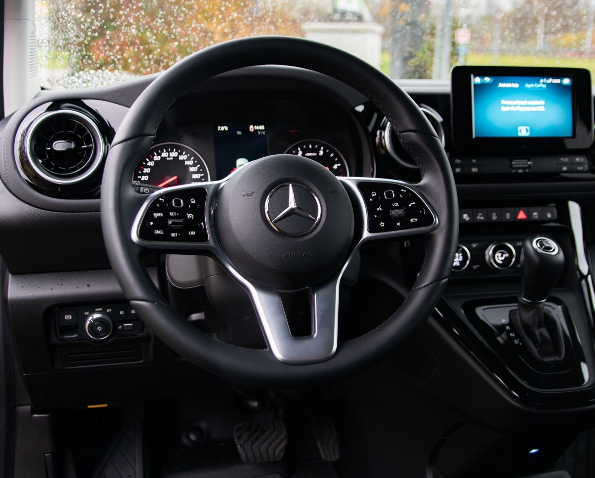 wnętrze Mercedesa Klasy T