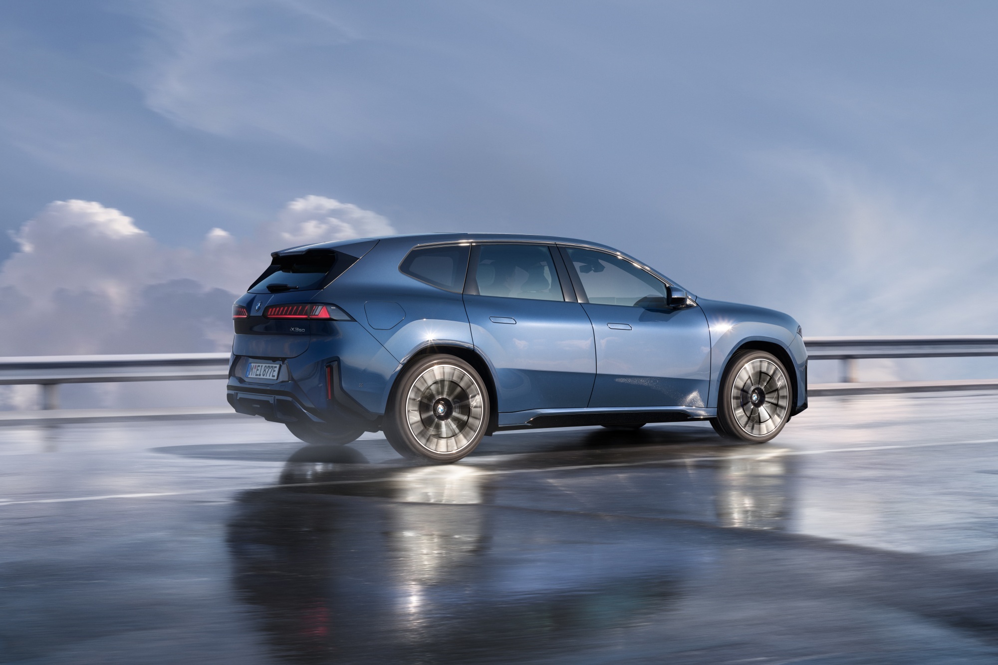 BMW iX3 sylwetka