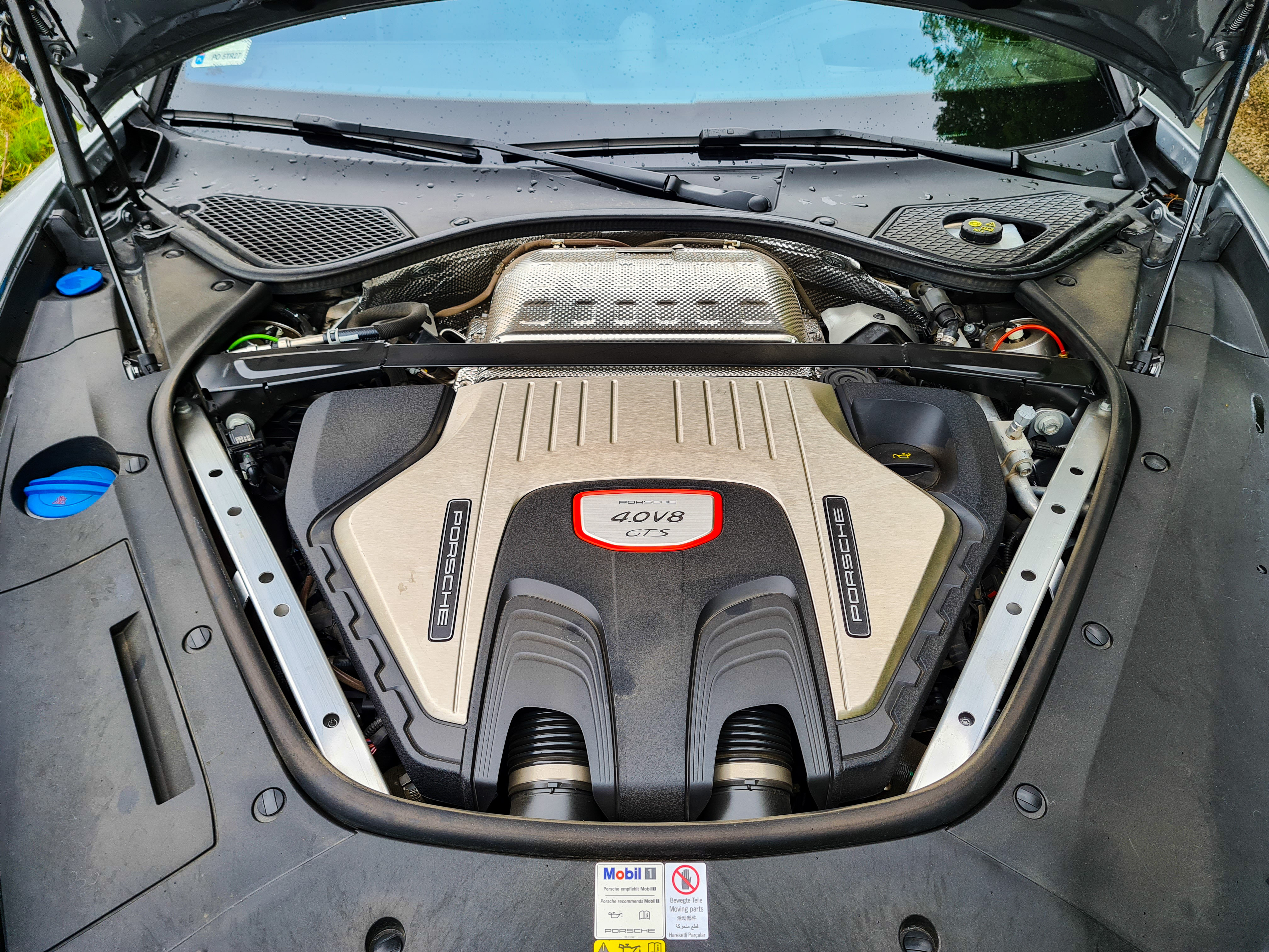 Porsche Panamera GTS silnik