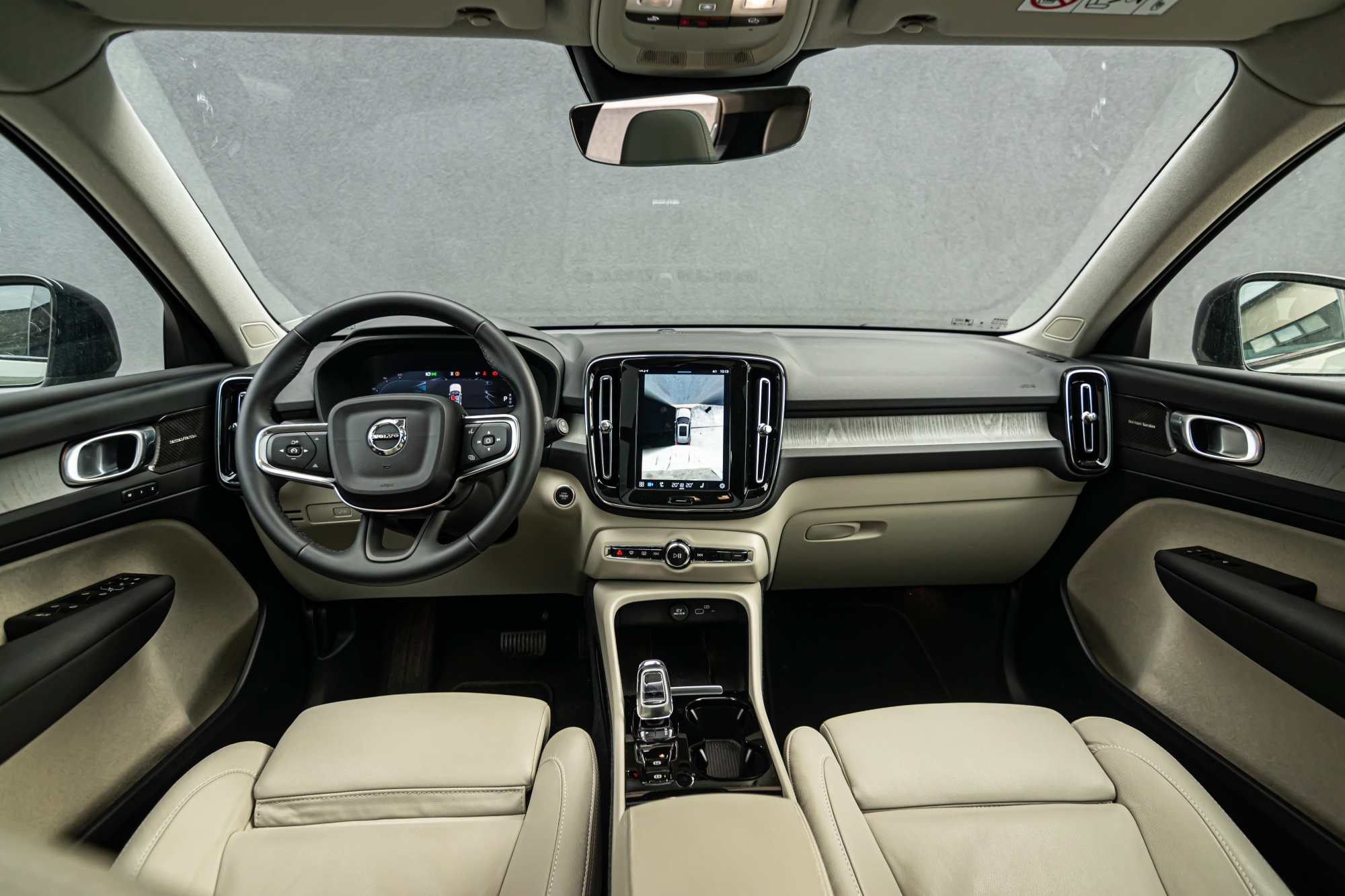 Volvo XC40 wnętrze