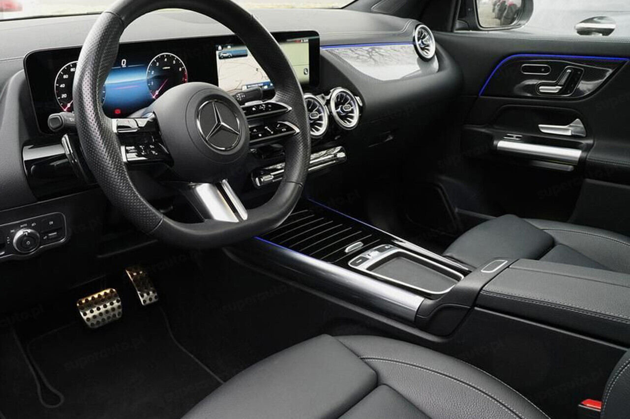 Mercedes GLA wnętrze