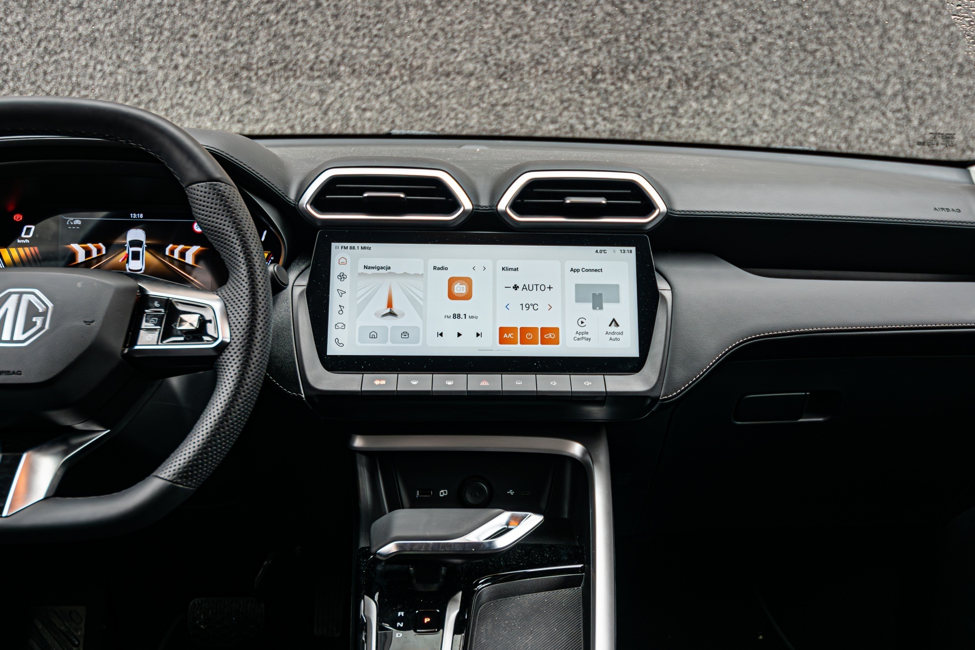 MG ZS 2025 multimedia