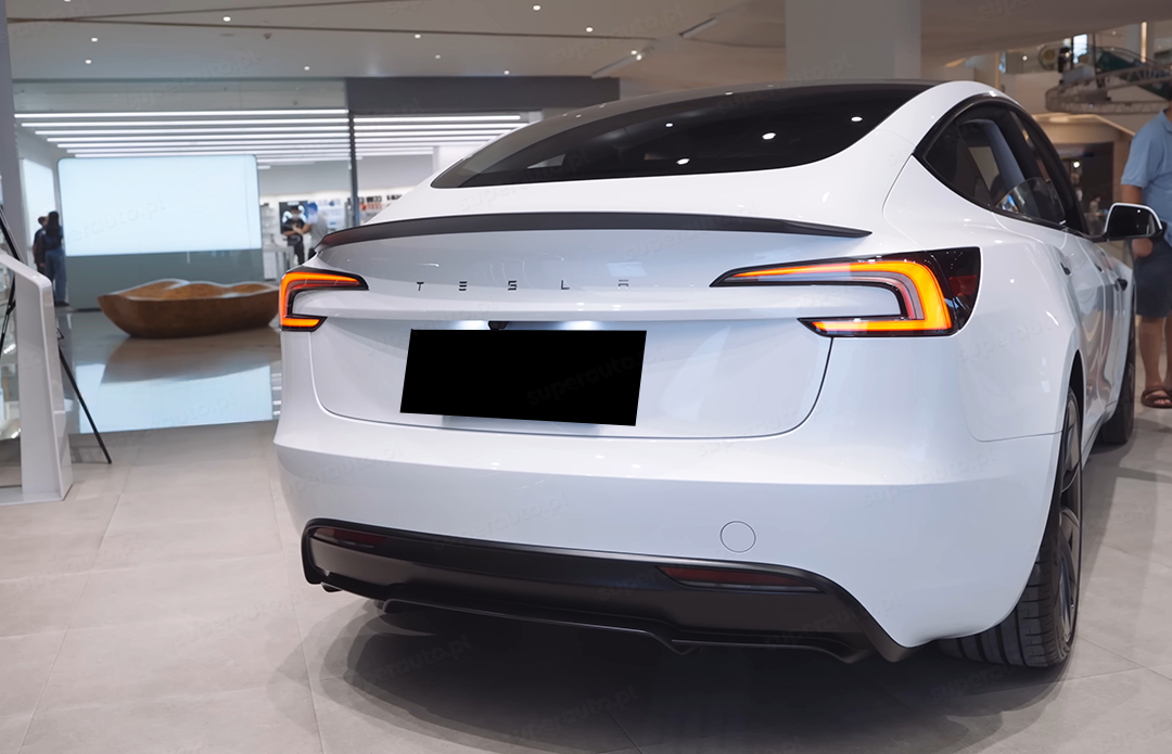 Tesla Model 3 tył