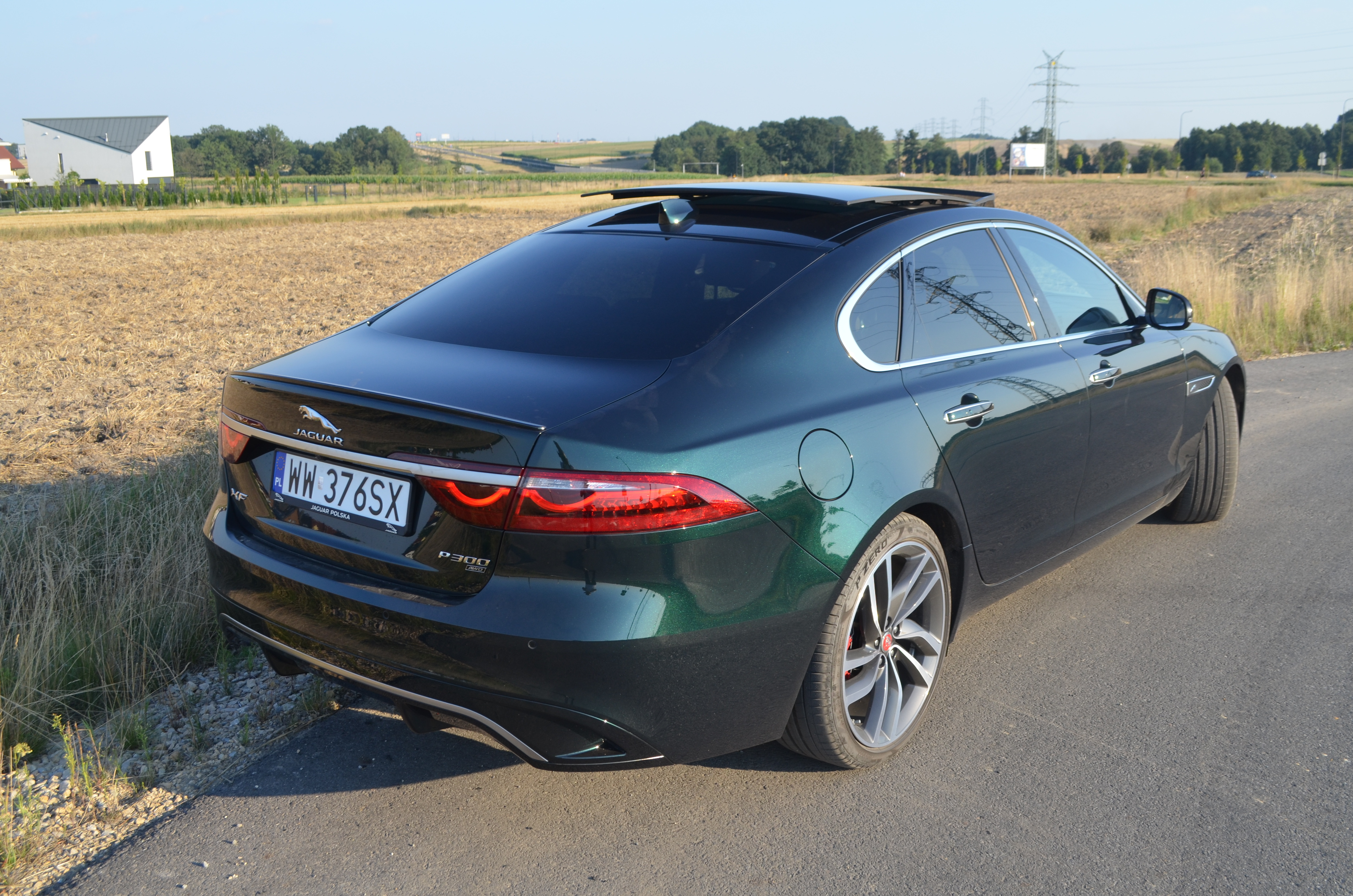 Jaguar XF - tył