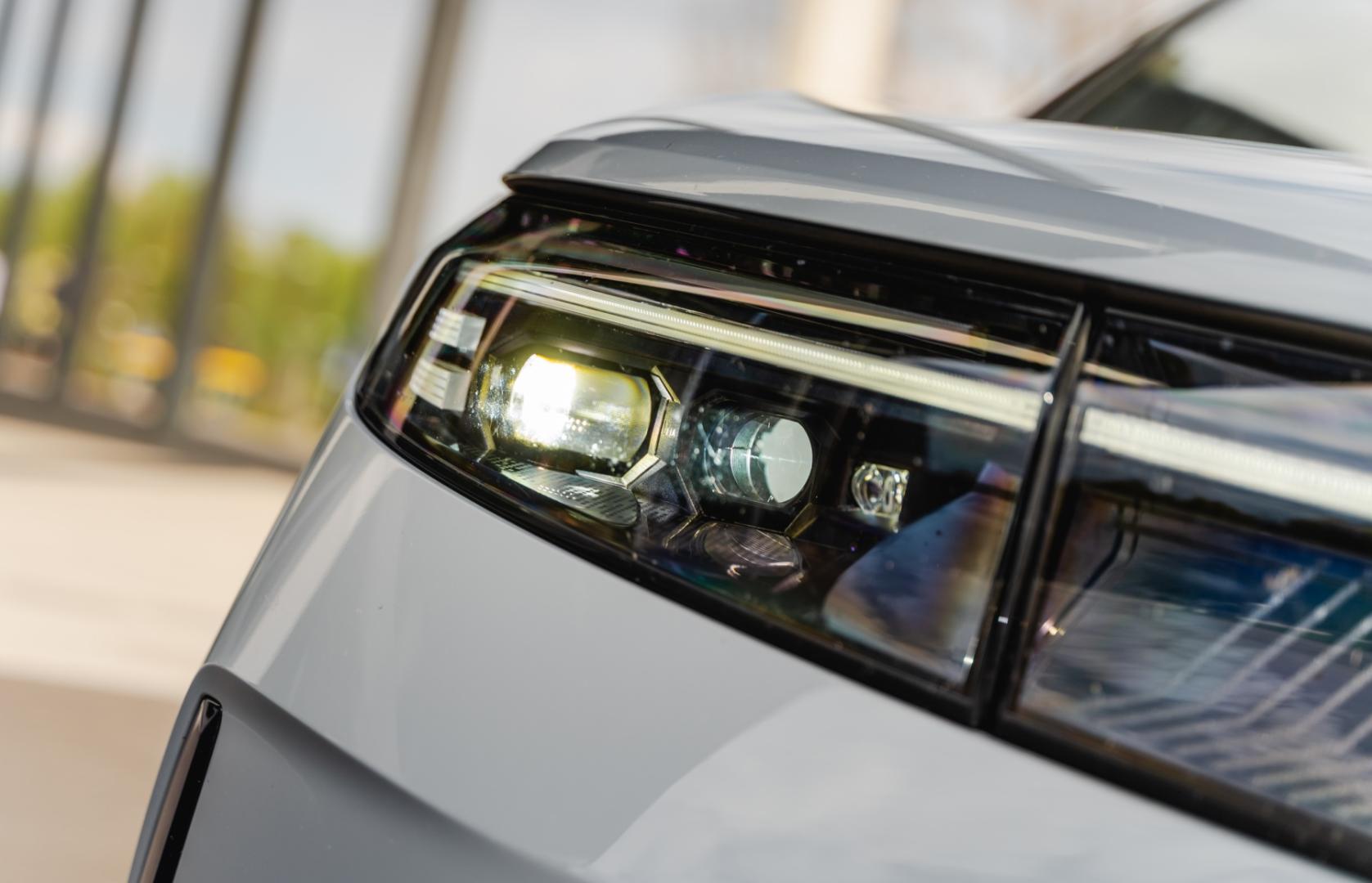 Opel Grandland przednia lampa
