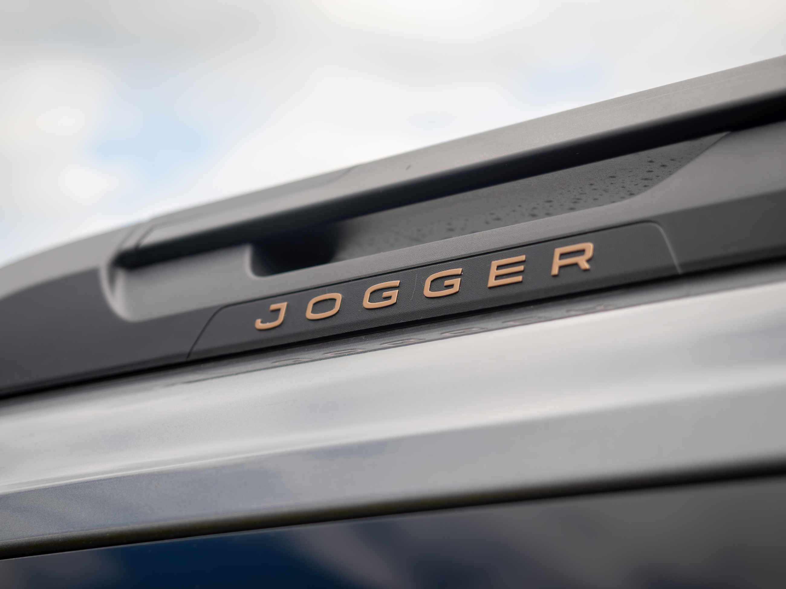Dacia Jogger 2024 hybryda reling