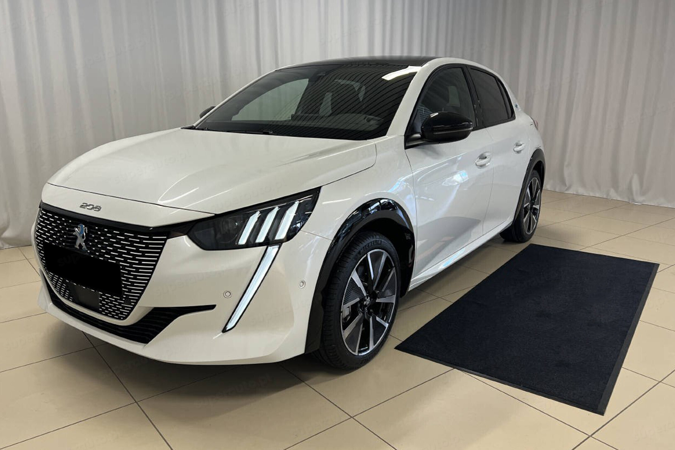 Peugeot e-208