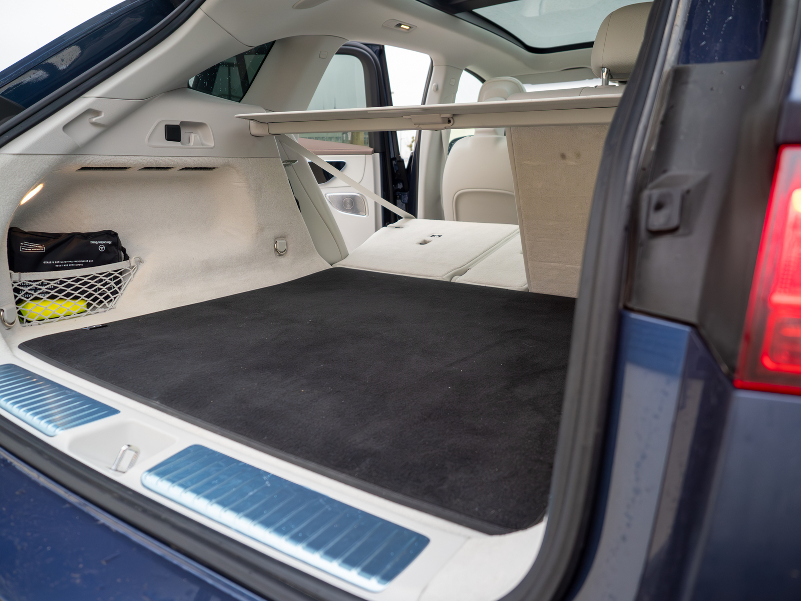 Mercedes EQE SUV