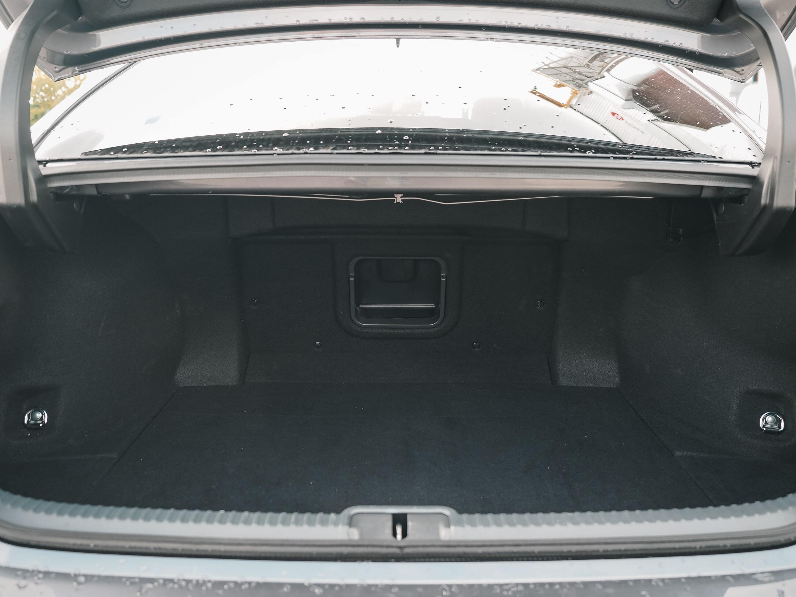 Lexus es 300h bagażnik