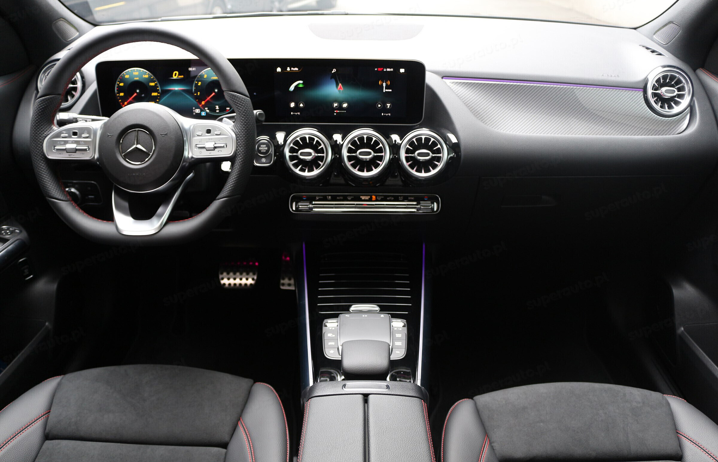 Mercedes GLA wnętrze