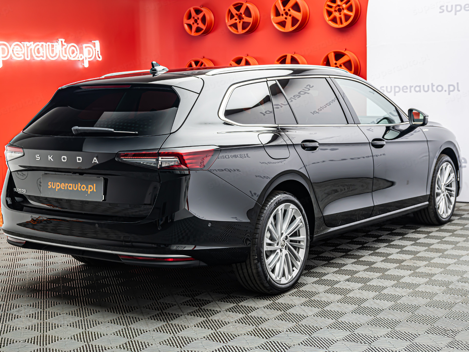Skoda Superb tył