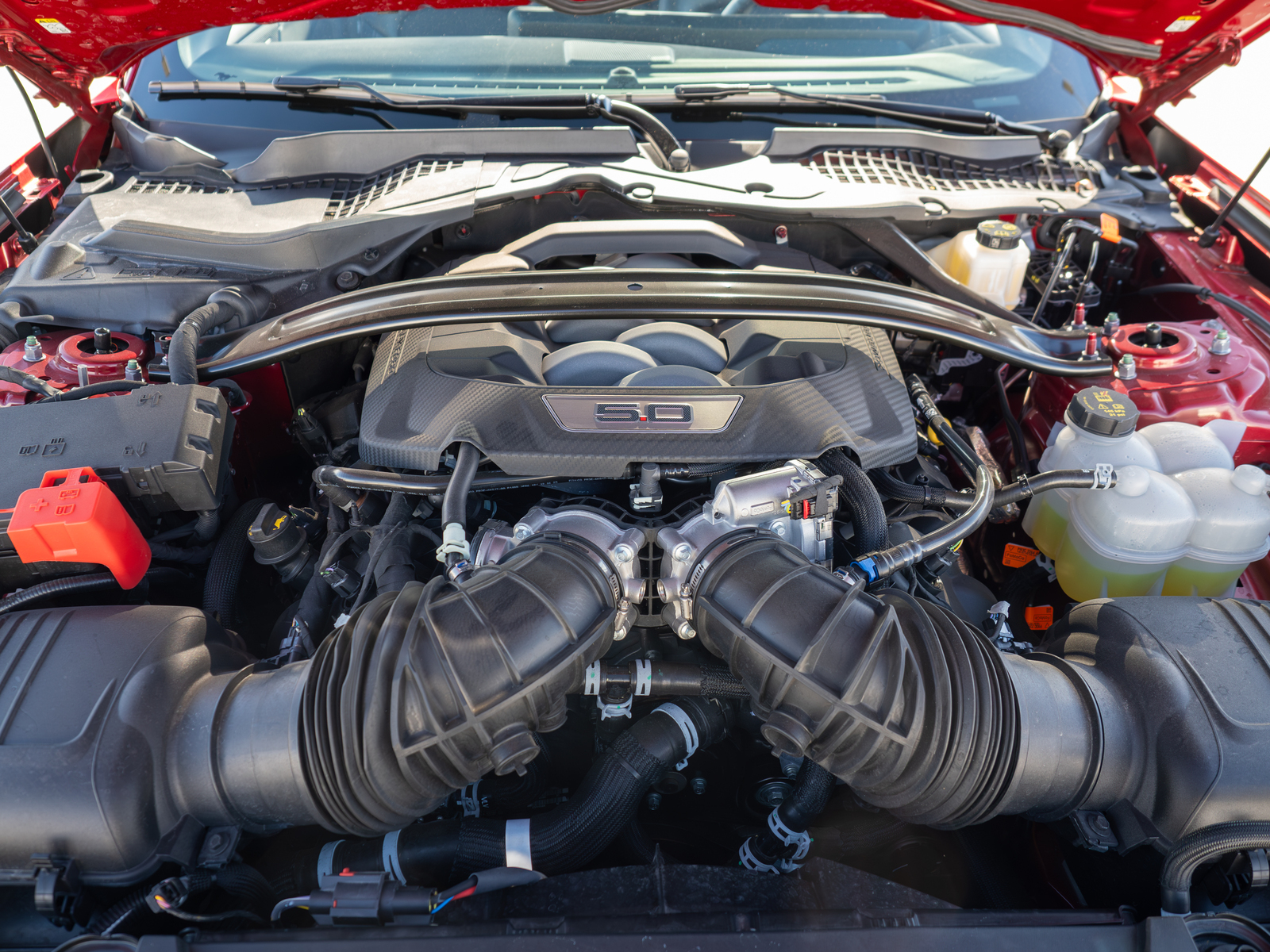 Ford Mustang V8 convertible GT cabrio silnik