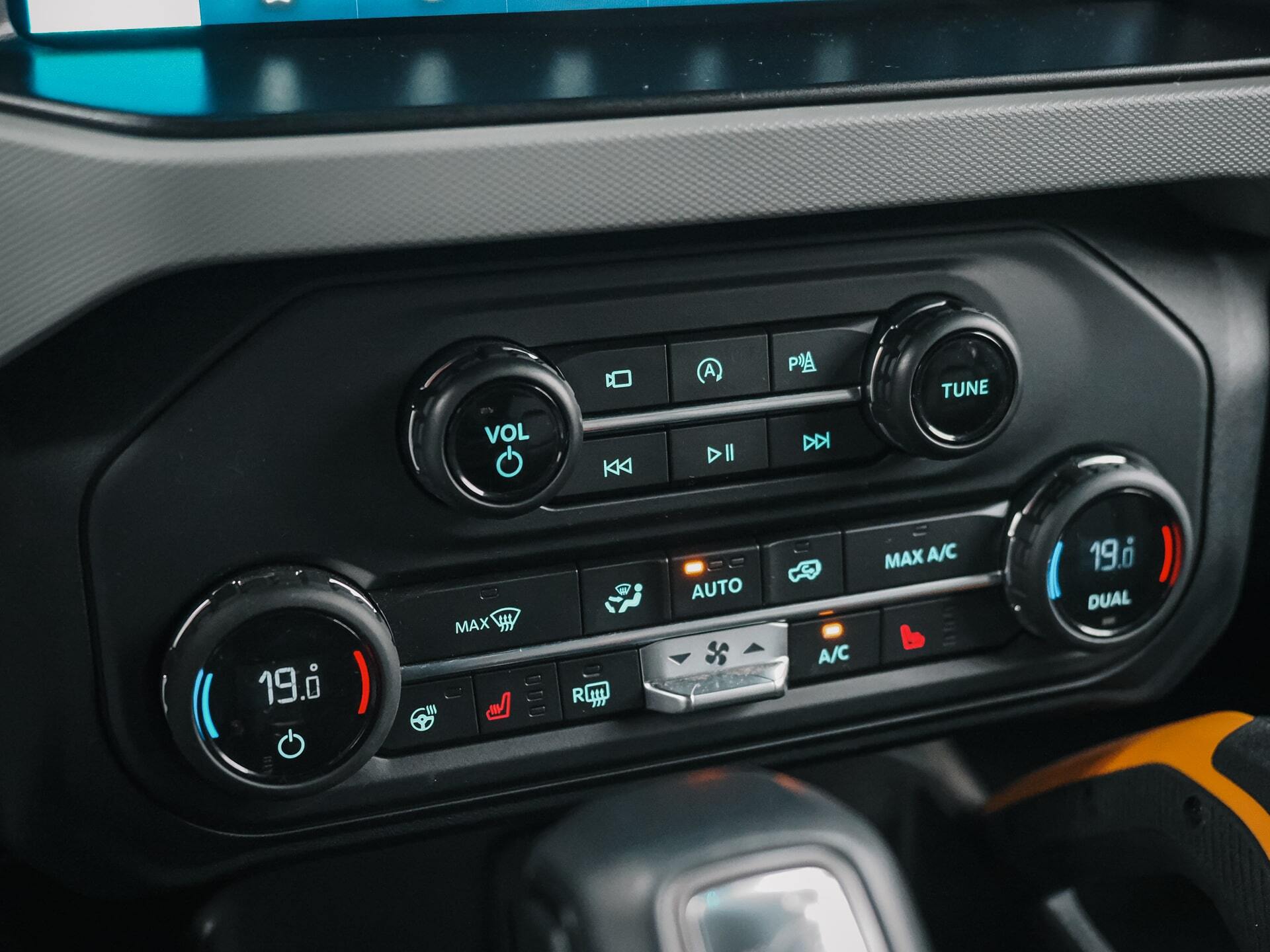 Ford Bronco 2024 wnętrze