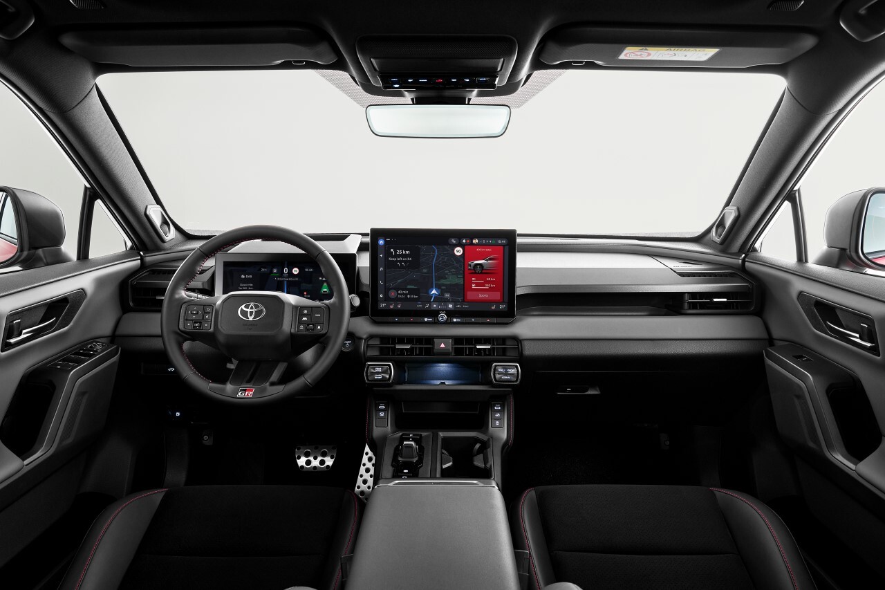 Toyota RAV4 wnętrze