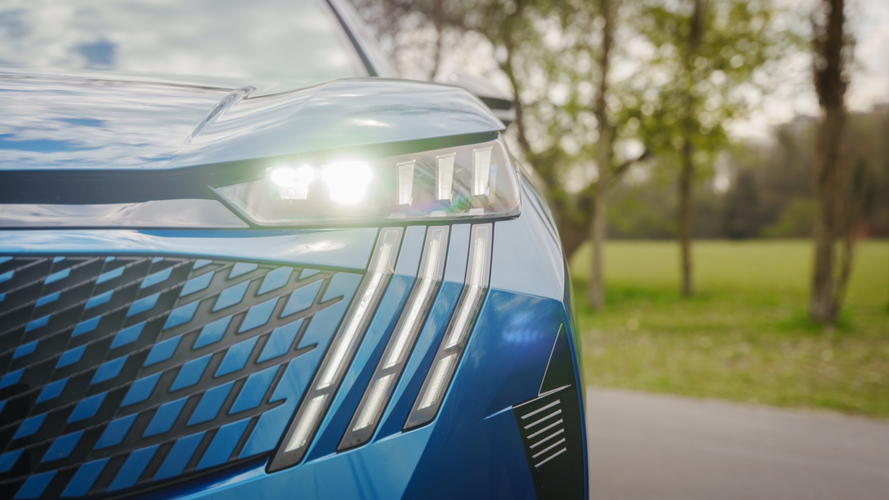 Peugeot 3008 przednia lampa