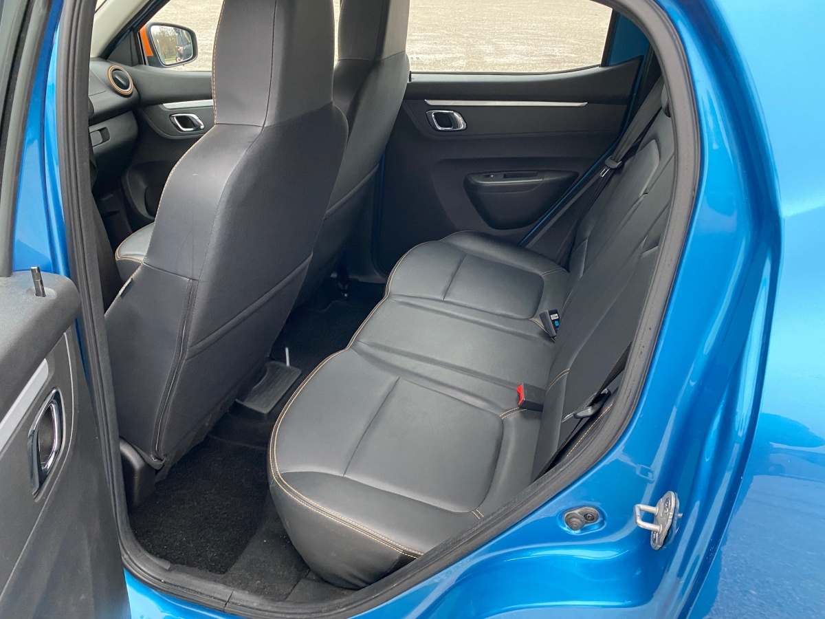 Dacia Spring tylna kanapa