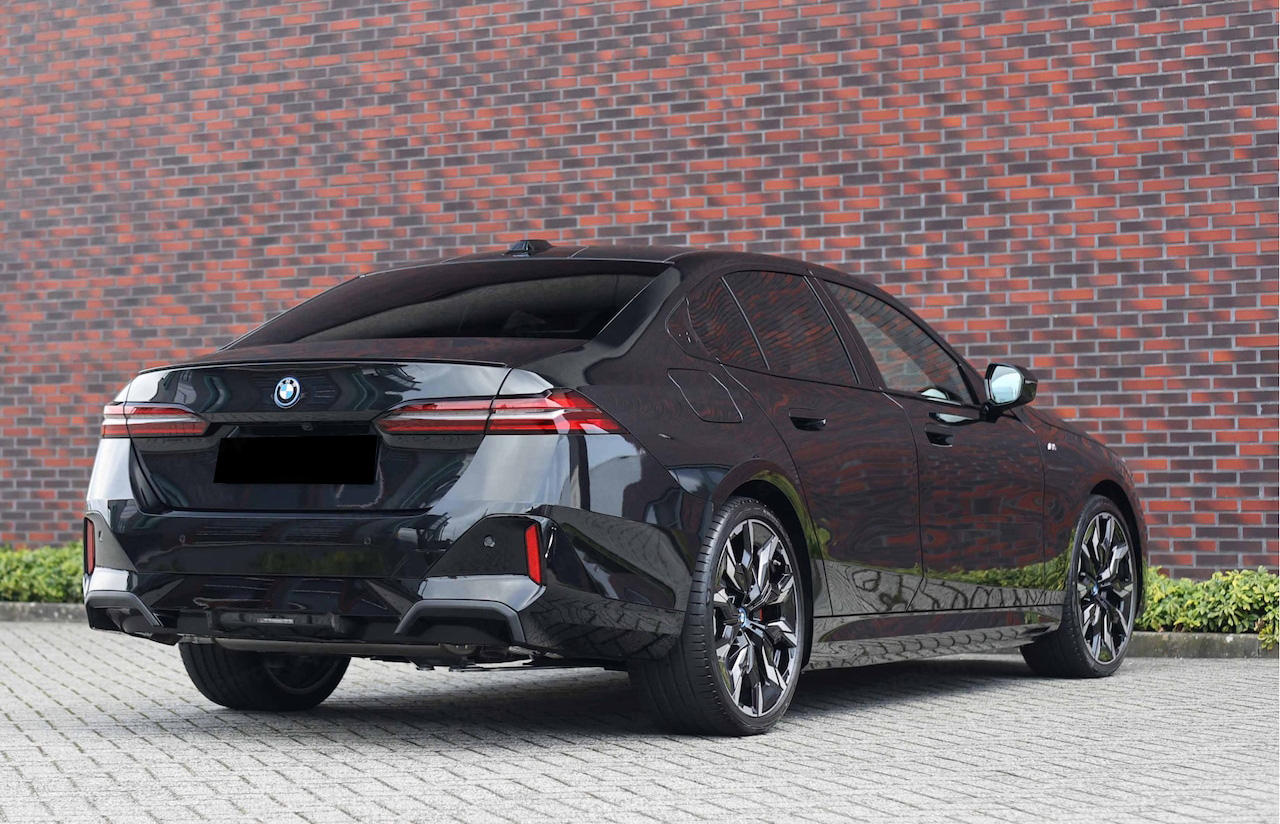 BMW 5 tył