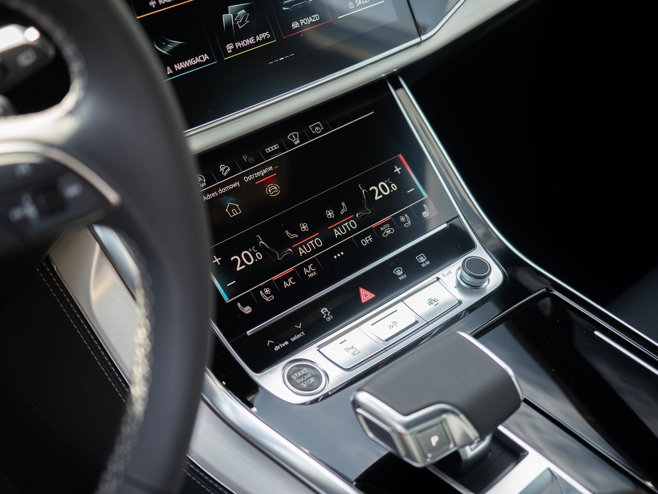 Audi Q7 ekrany
