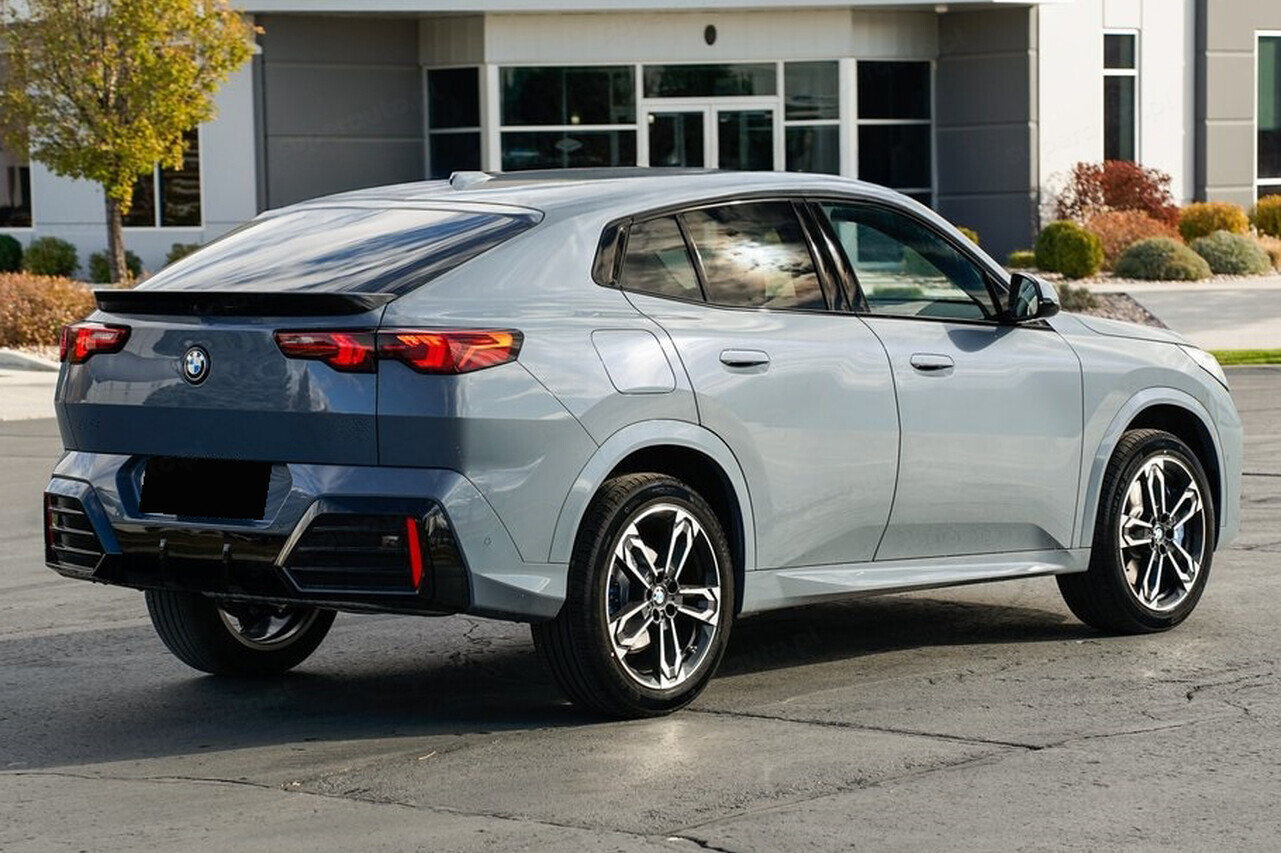 BMW X2 tył