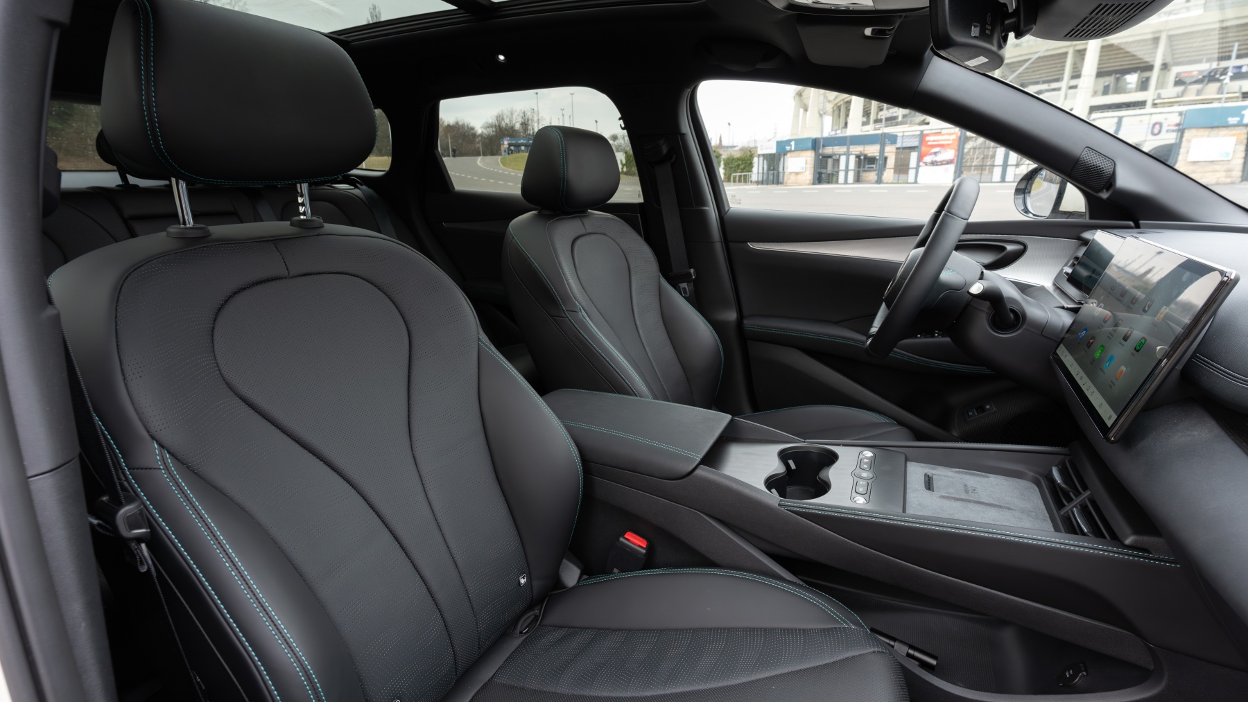 BYD Seal 6 DM-i Touring przednie fotele