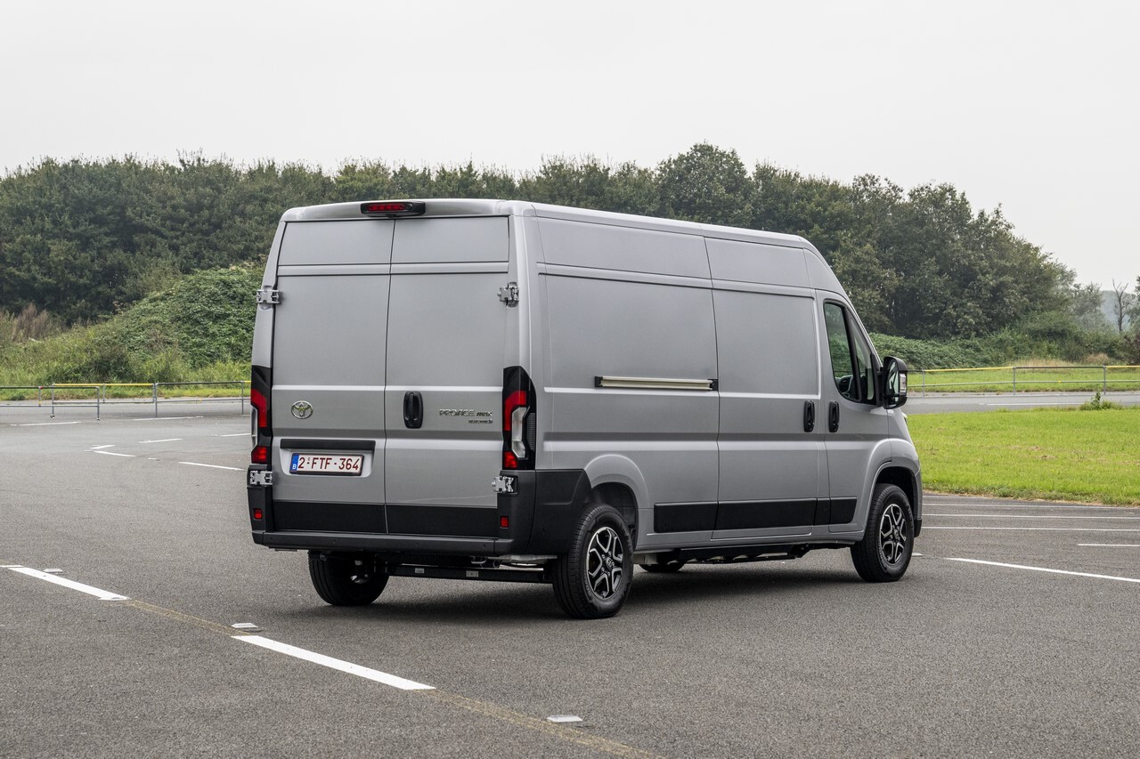 Toyota Proace Max tył
