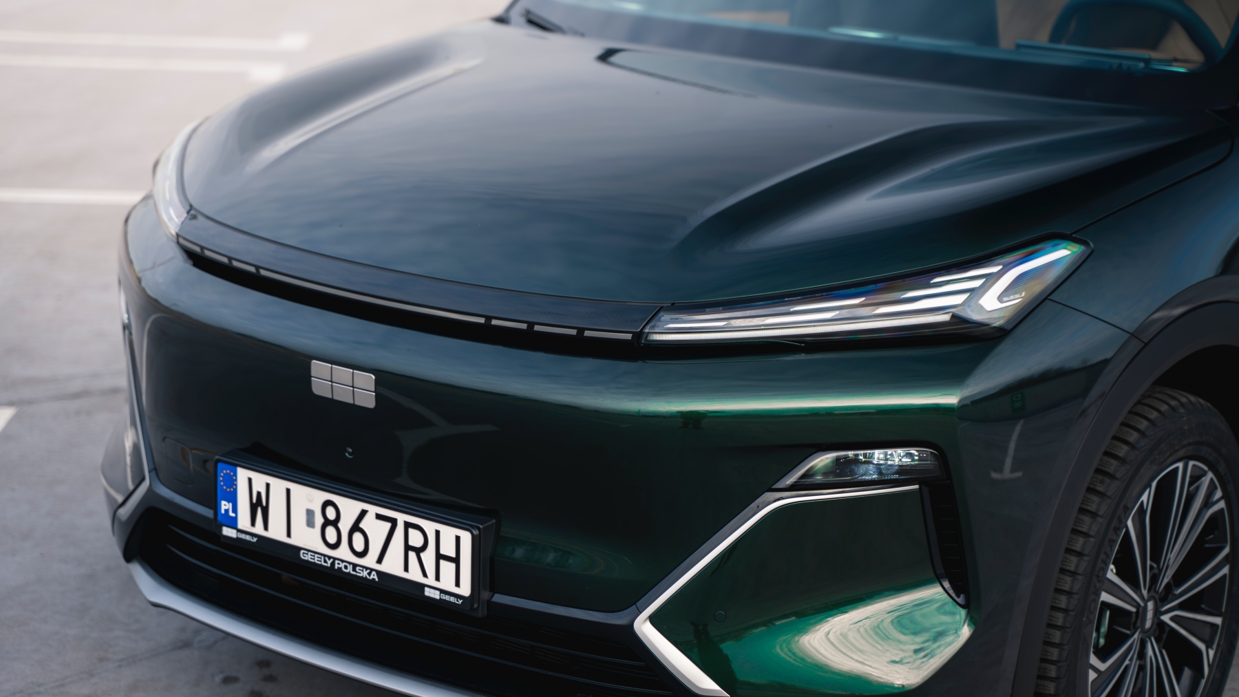 Geely Starray EM-i przód